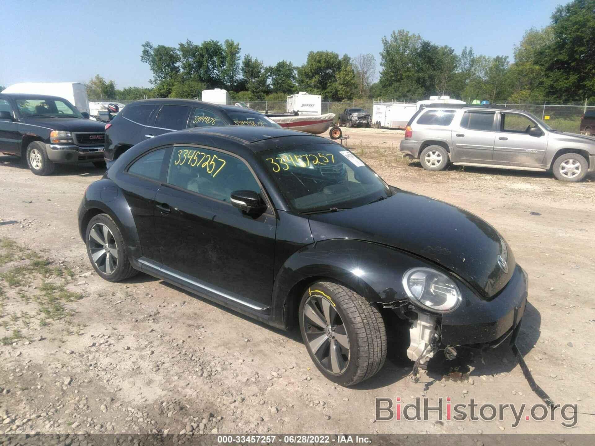Photo 3VW467AT2DM601511 - VOLKSWAGEN BEETLE COUPE 2013