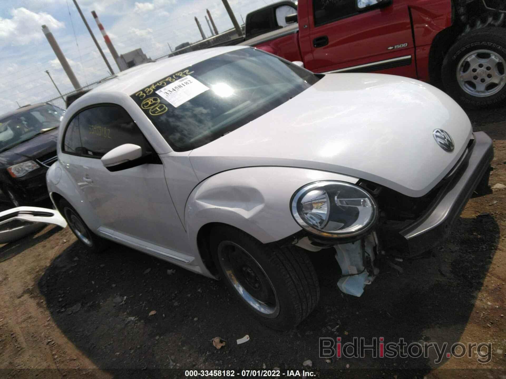 Photo 3VWJP7AT1CM619321 - VOLKSWAGEN BEETLE 2012