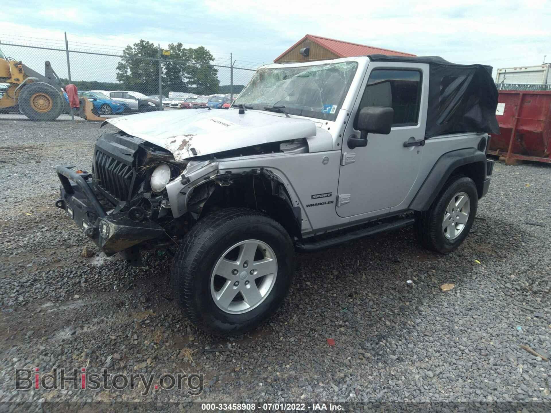 2011 JEEP WRANGLER - VIN: 1J4AA2D12BL502018 - Фото 2