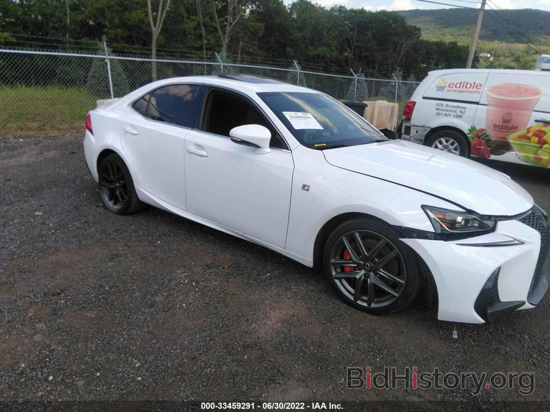 Photo JTHC81D26K5039350 - LEXUS IS 2019