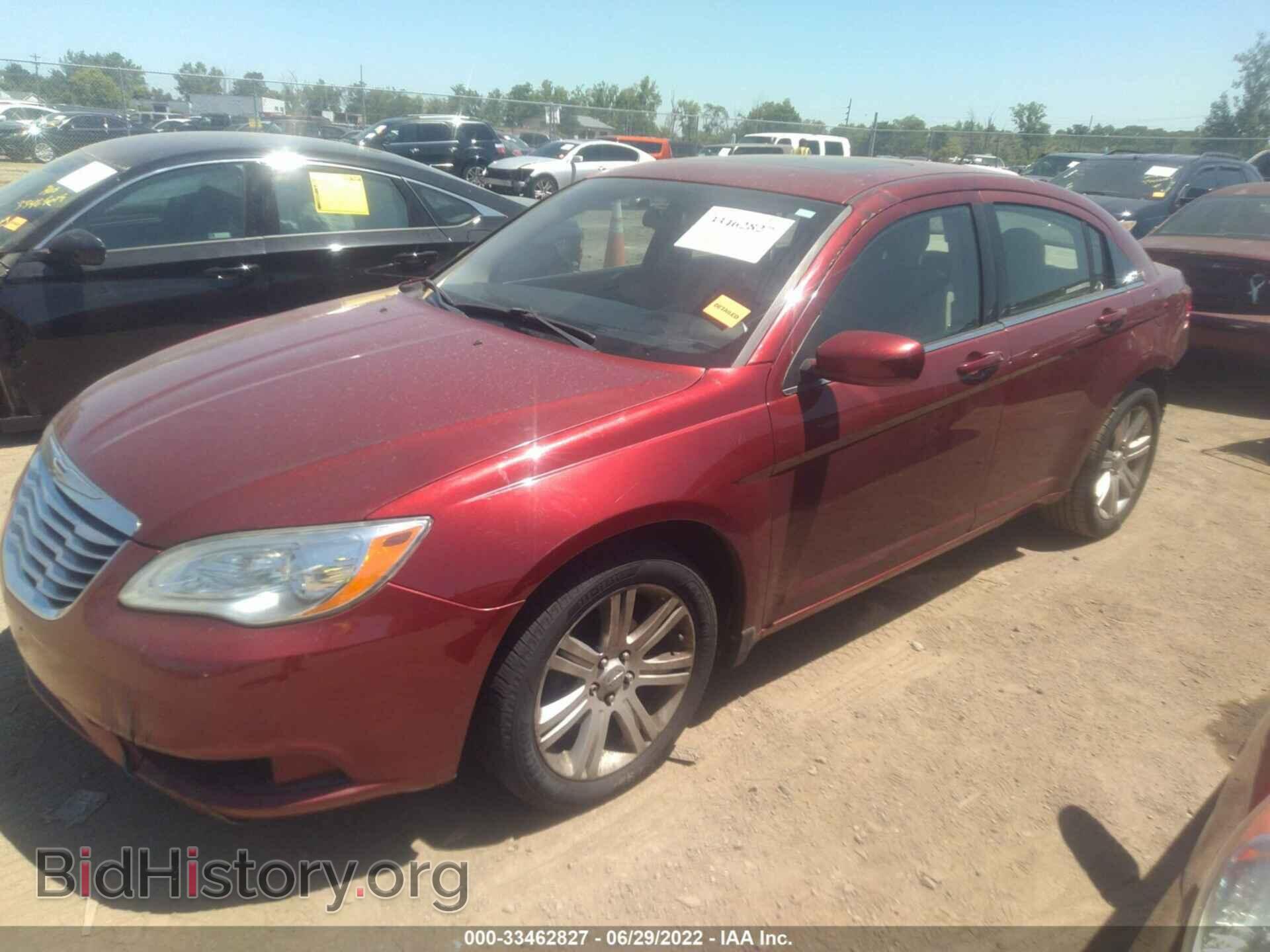 2011 CHRYSLER 200 - VIN: 1C3BC1FB3BN590056 - Photo 2
