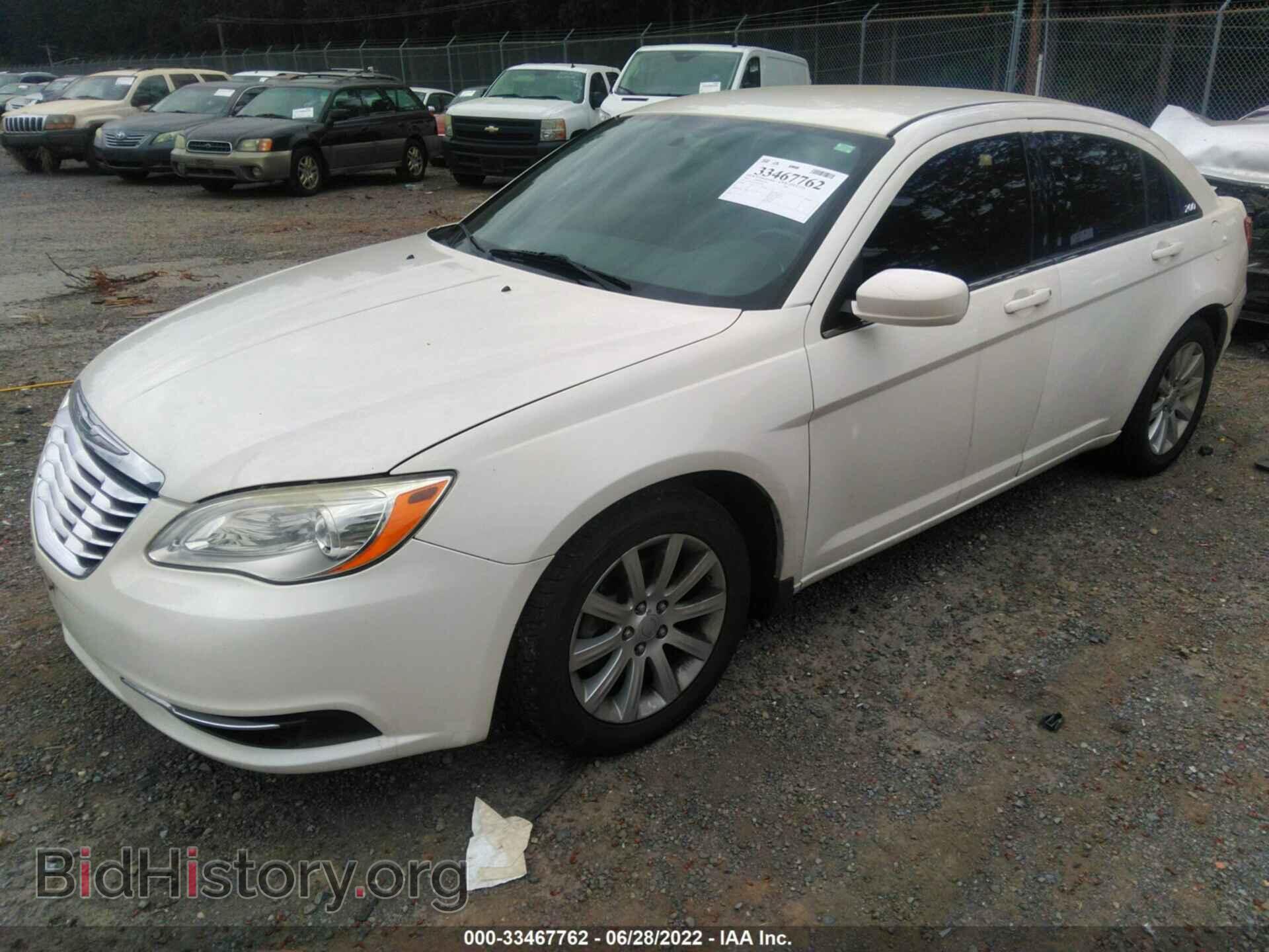 2011 CHRYSLER 200 - VIN: 1C3BC1FG8BN512884 - Photo 2