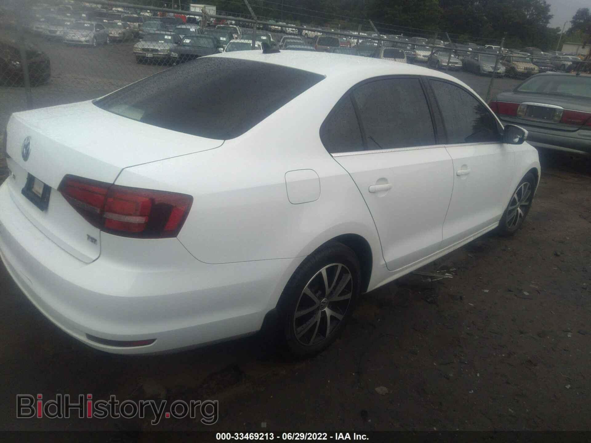 2017 VOLKSWAGEN JETTA - VIN: 3VWDB7AJ8HM241807 - Фото 4