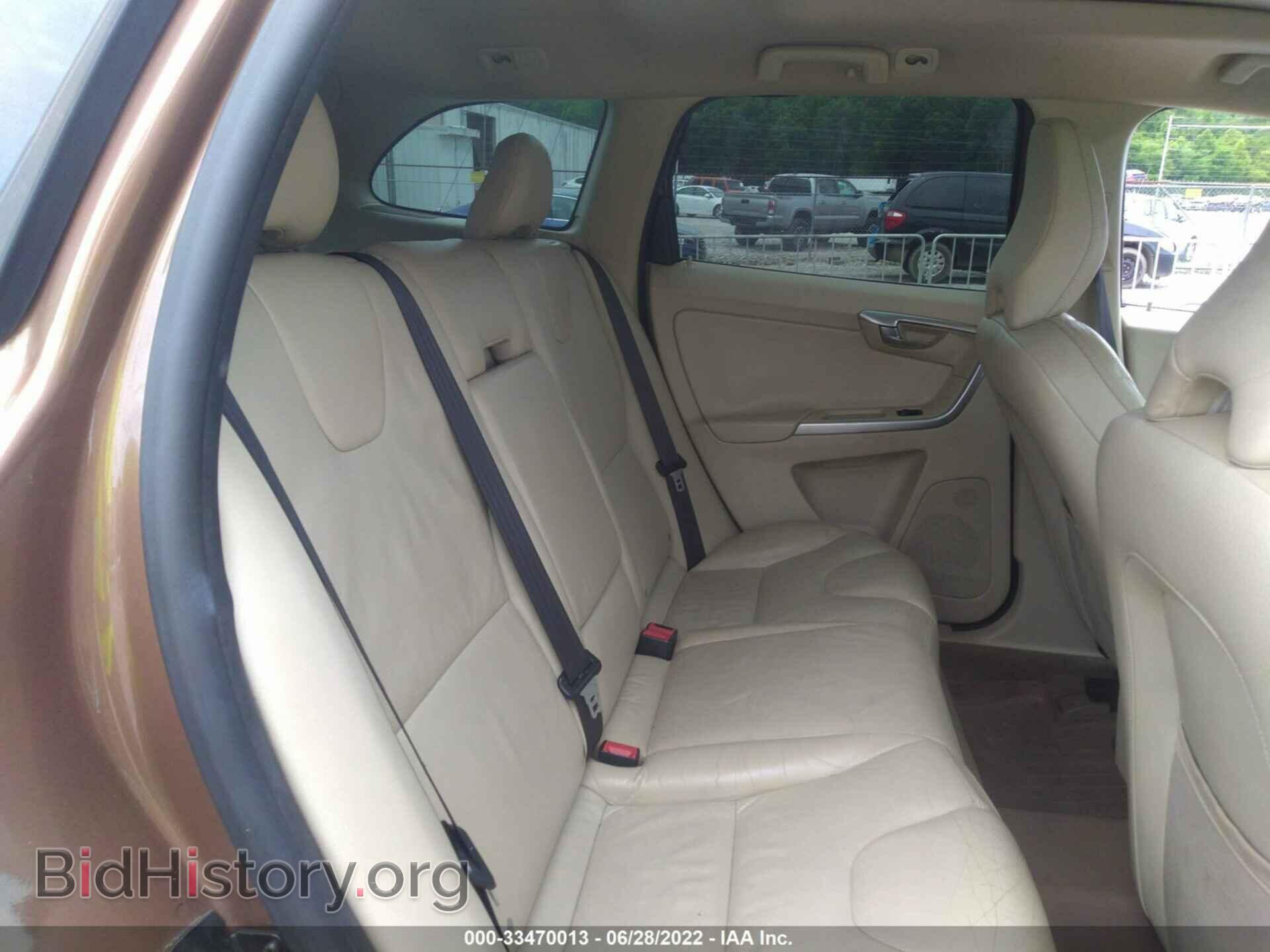 2010 VOLVO XC60 - VIN: YV4982DL8A2080540 - Фото 8