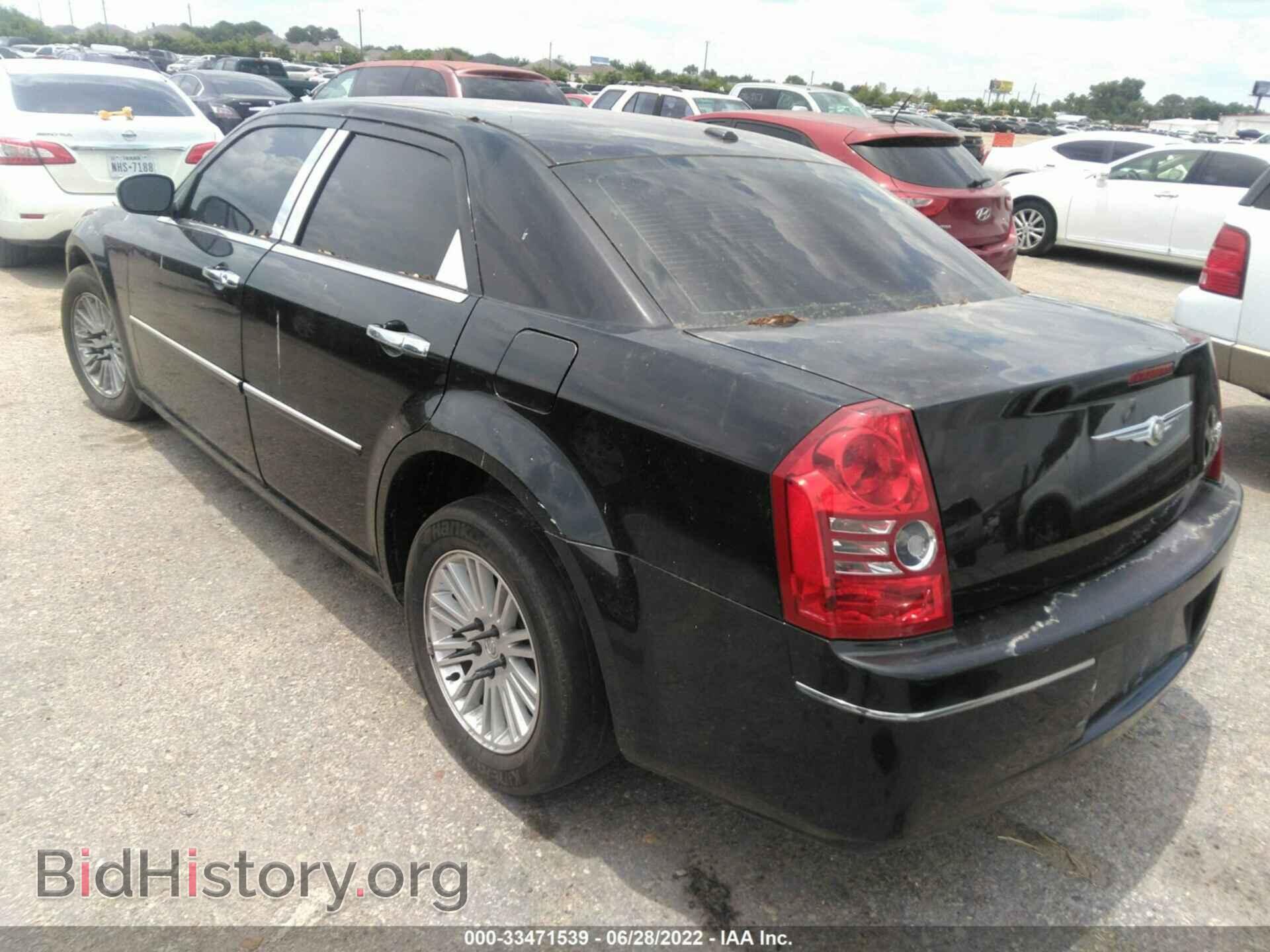 2010 CHRYSLER 300 - VIN: 2C3CA5CV2AH173664 - Фото 3