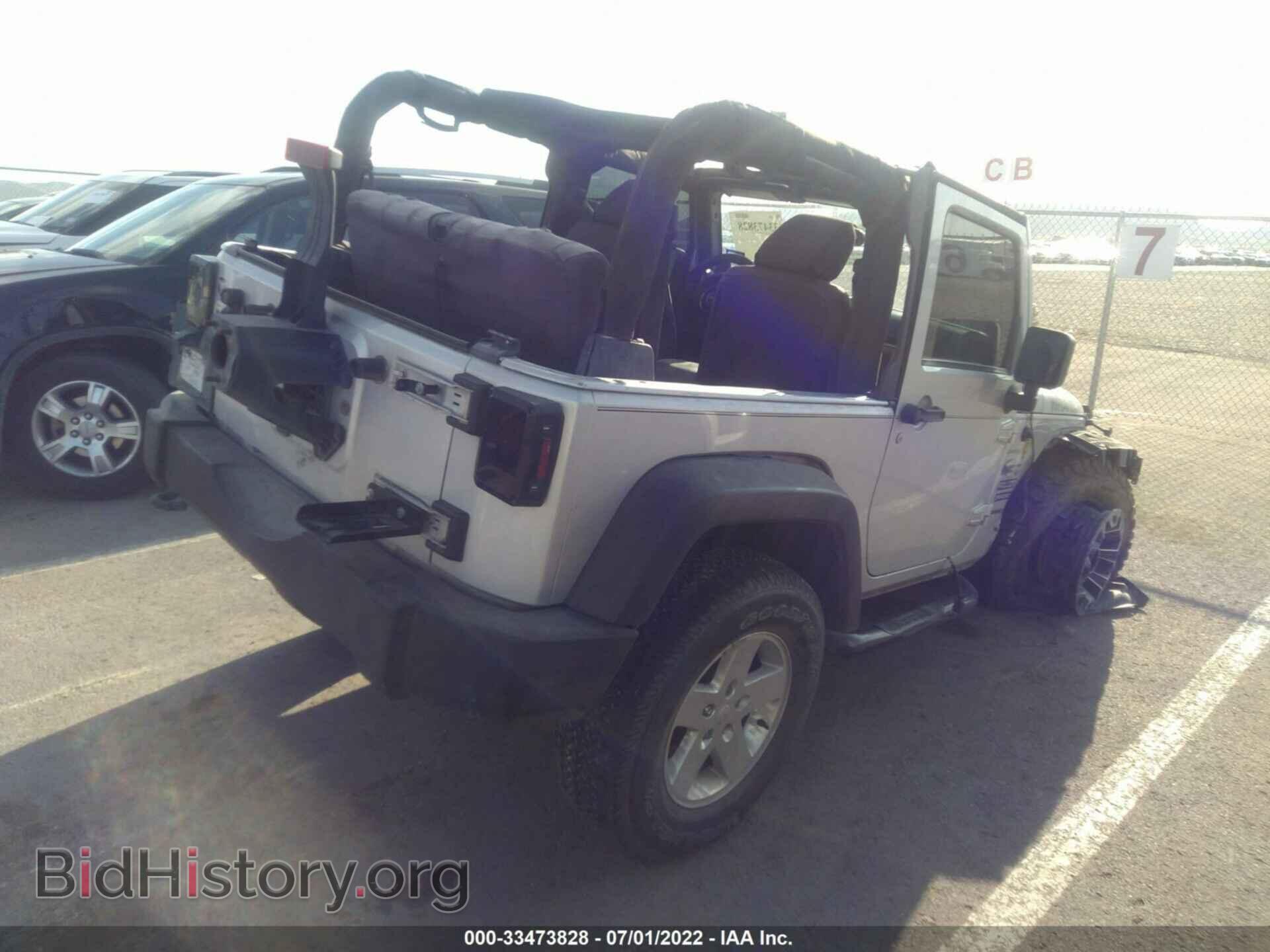 2011 JEEP WRANGLER - VIN: 1J4AA2D16BL592967 - Фото 4