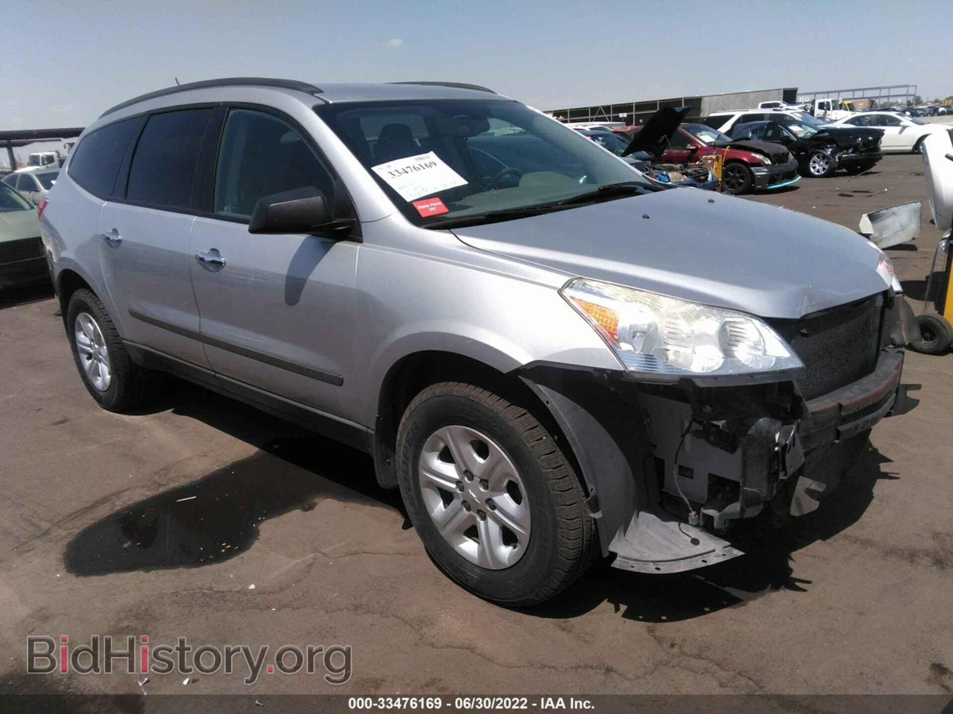 Photo 1GNKRFED3CJ325695 - CHEVROLET TRAVERSE 2012