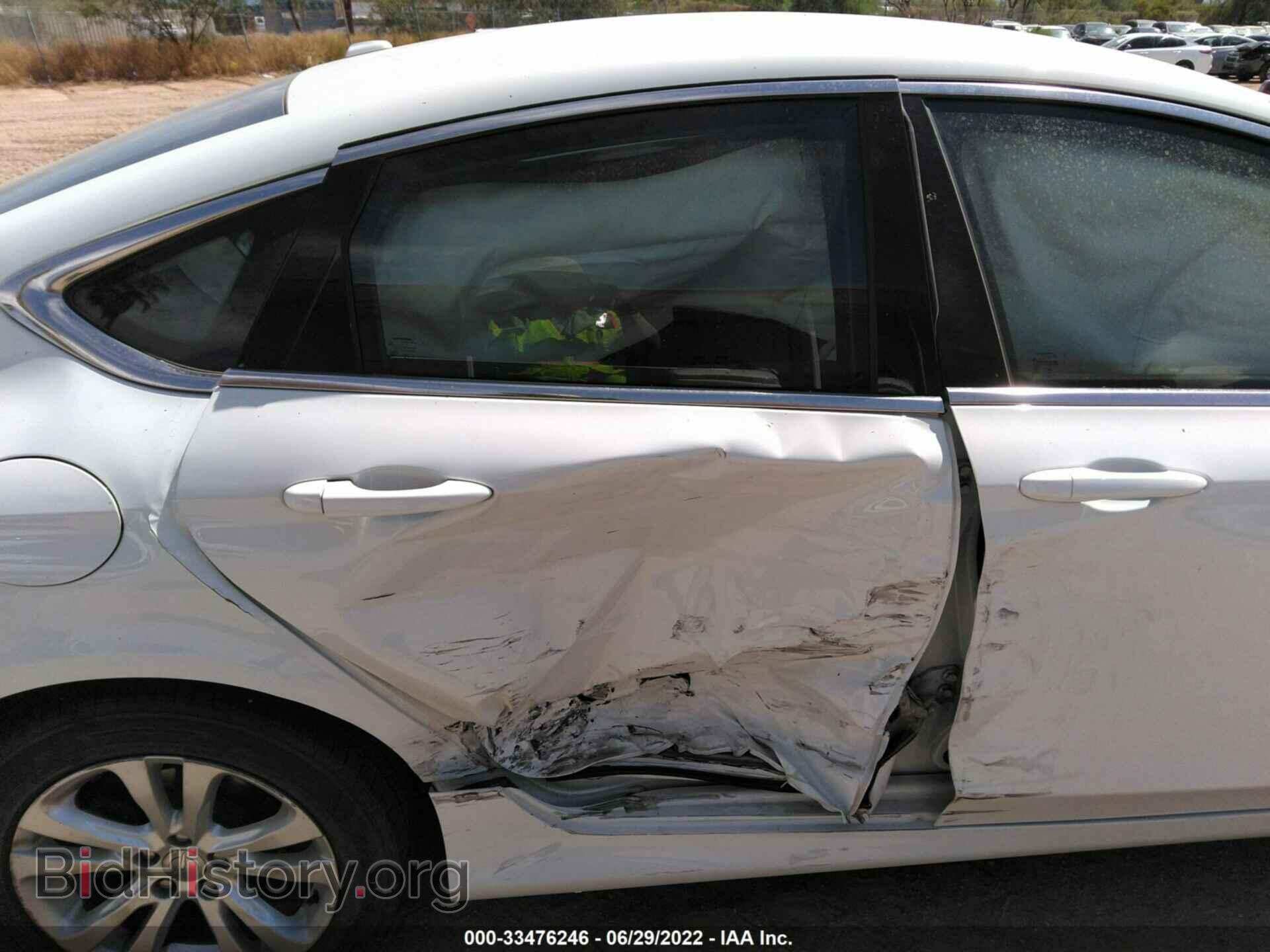 2015 CHRYSLER 200 - VIN: 1C3CCCABXFN660455 - Фото 6