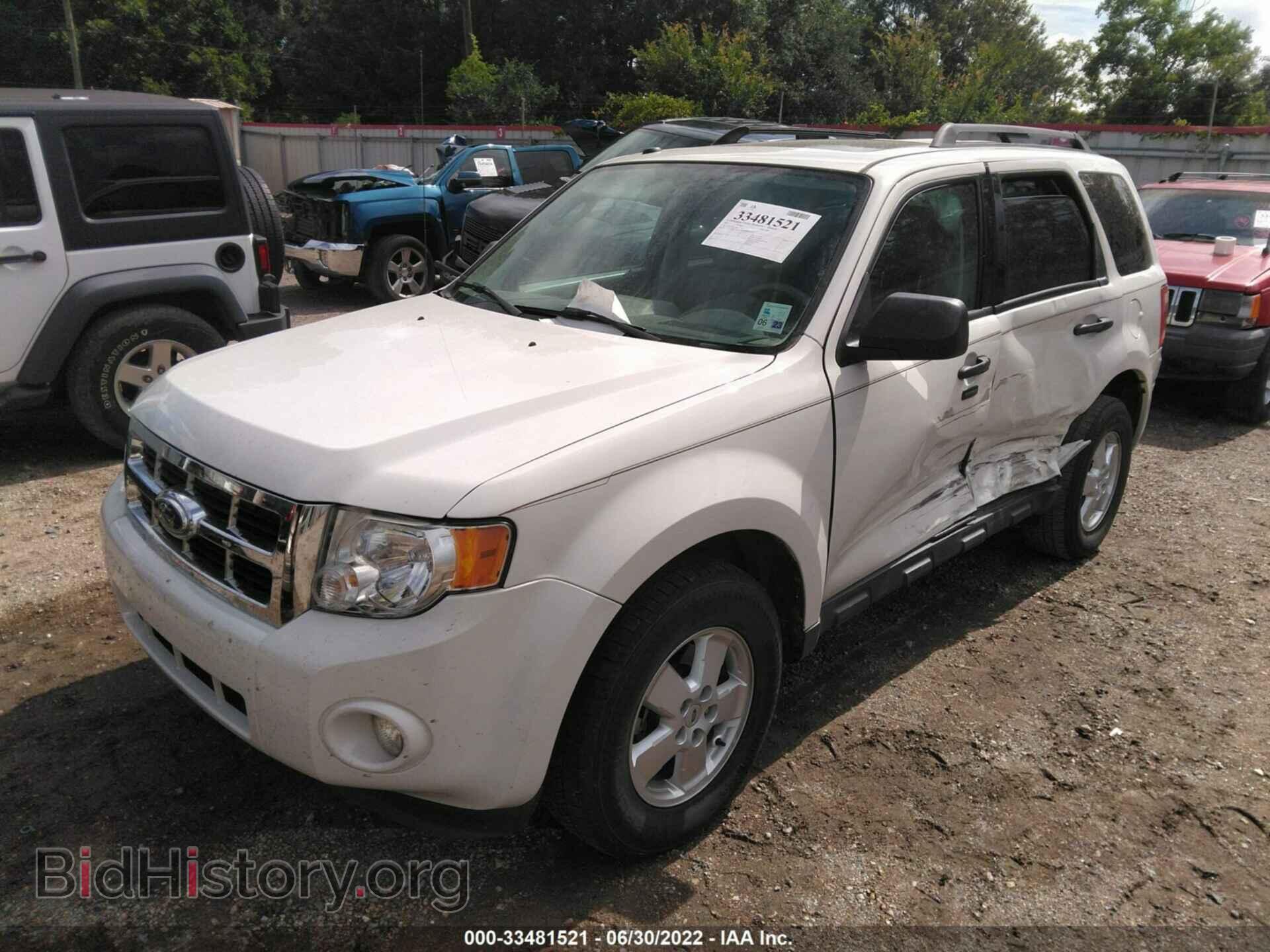 2011 FORD ESCAPE - VIN: 1FMCU0D75BKB19321 - Photo 2
