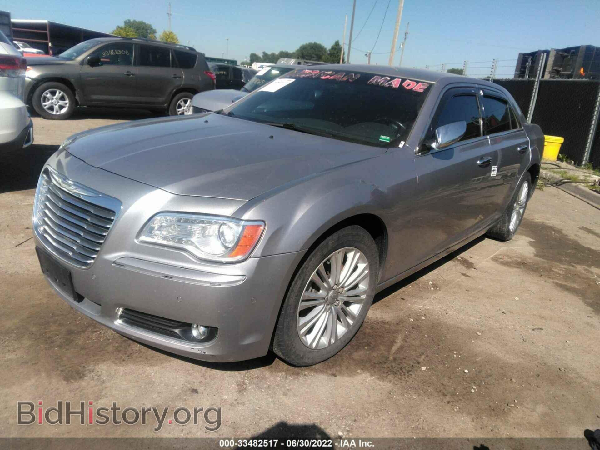 2013 CHRYSLER 300 - VIN: 2C3CCAKG3DH736280 - Фото 2