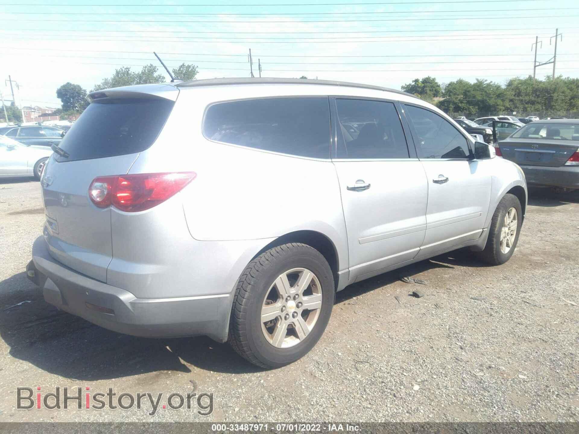 2009 CHEVROLET TRAVERSE - VIN: 1GNER23D09S166310 - Фото 4