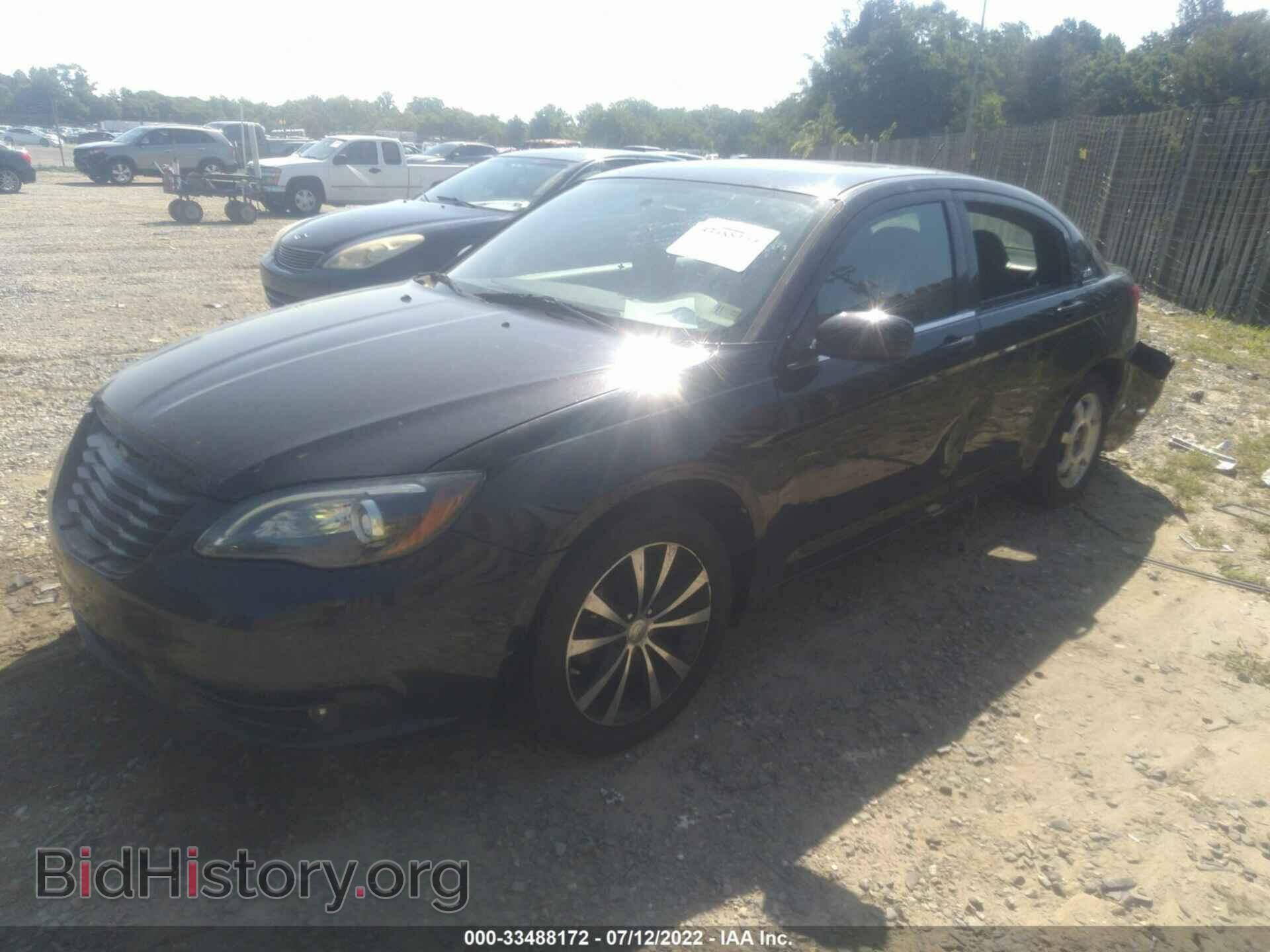 2013 CHRYSLER 200 - VIN: 1C3CCBCG1DN598024 - Photo 2
