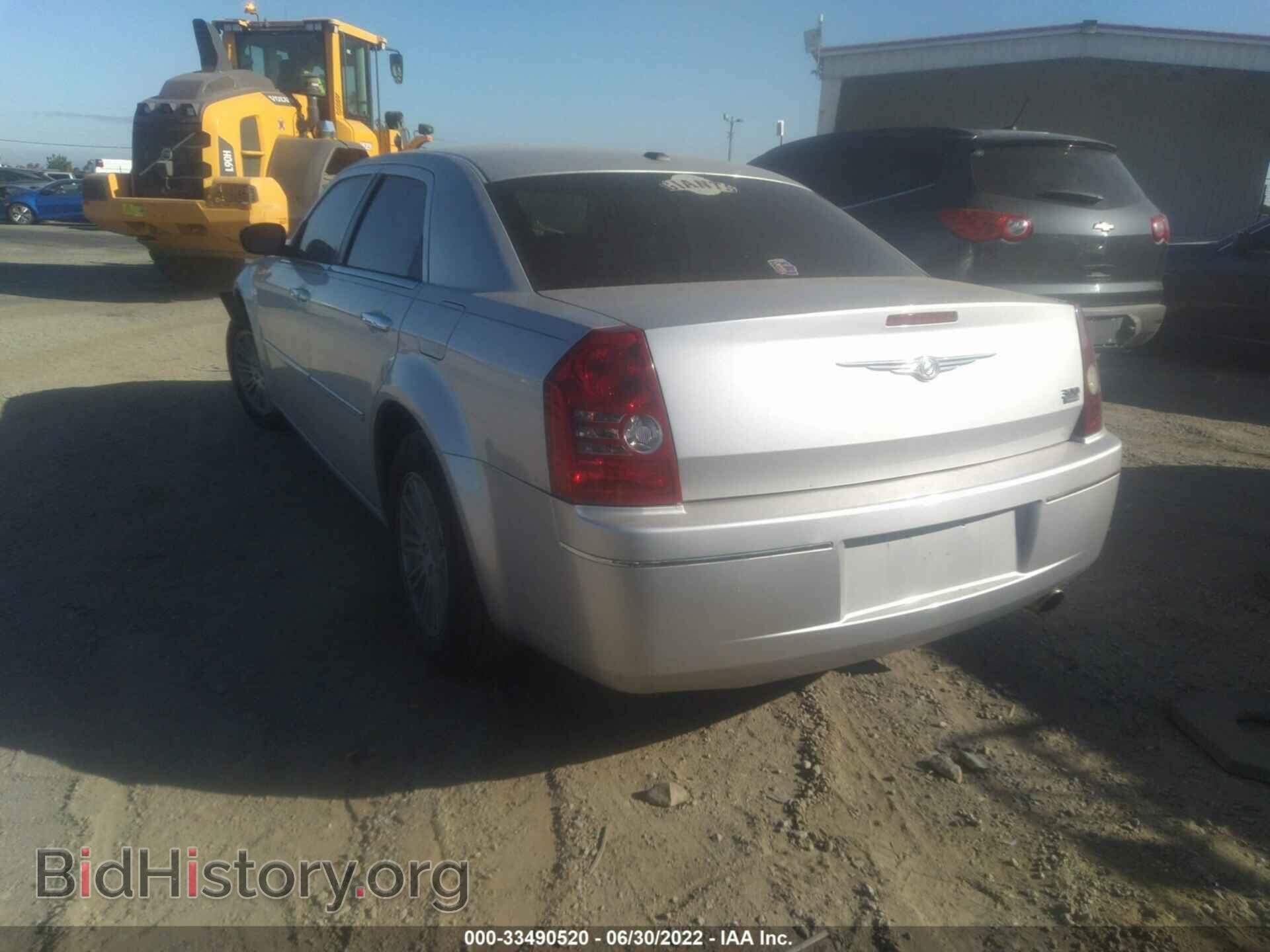 2010 CHRYSLER 300 - VIN: 2C3CA5CV9AH251552 - Фото 3