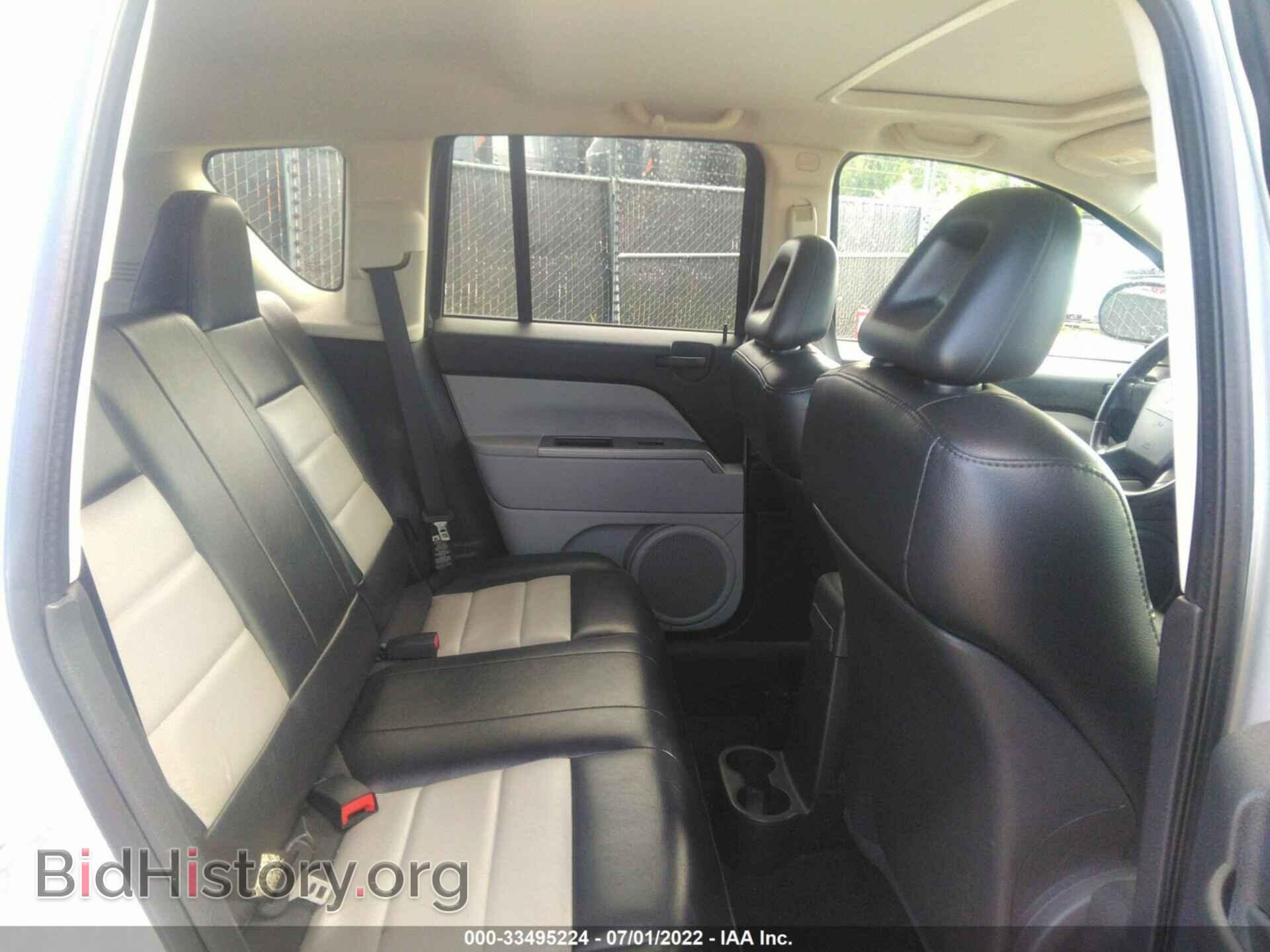 2007 JEEP COMPASS - VIN: 1J8FT57W17D196521 - Photo 8