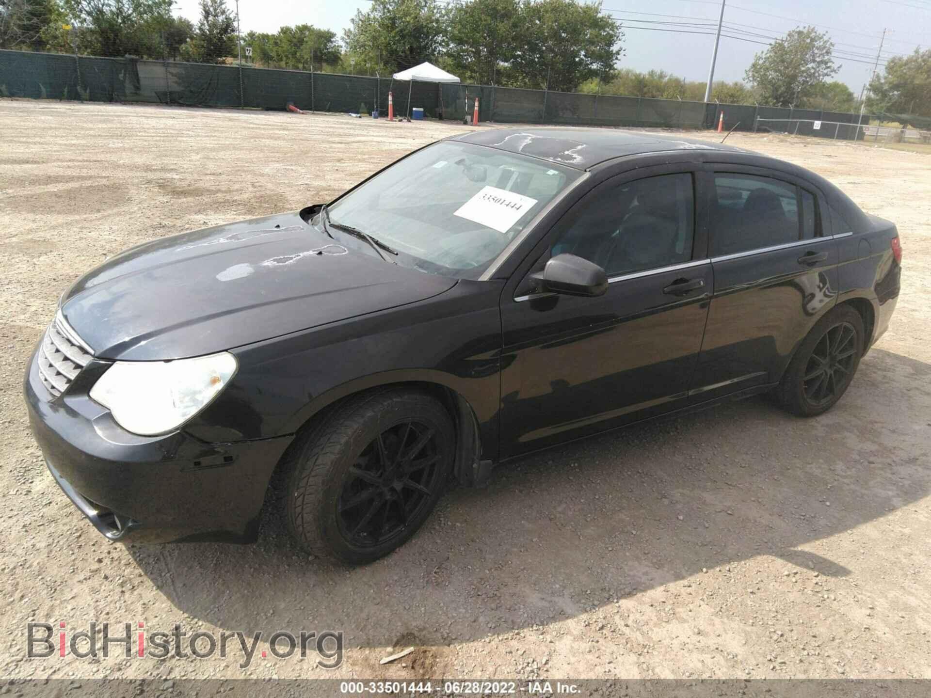 2010 CHRYSLER SEBRING - VIN: 1C3CC5FV3AN202070 - Фото 2