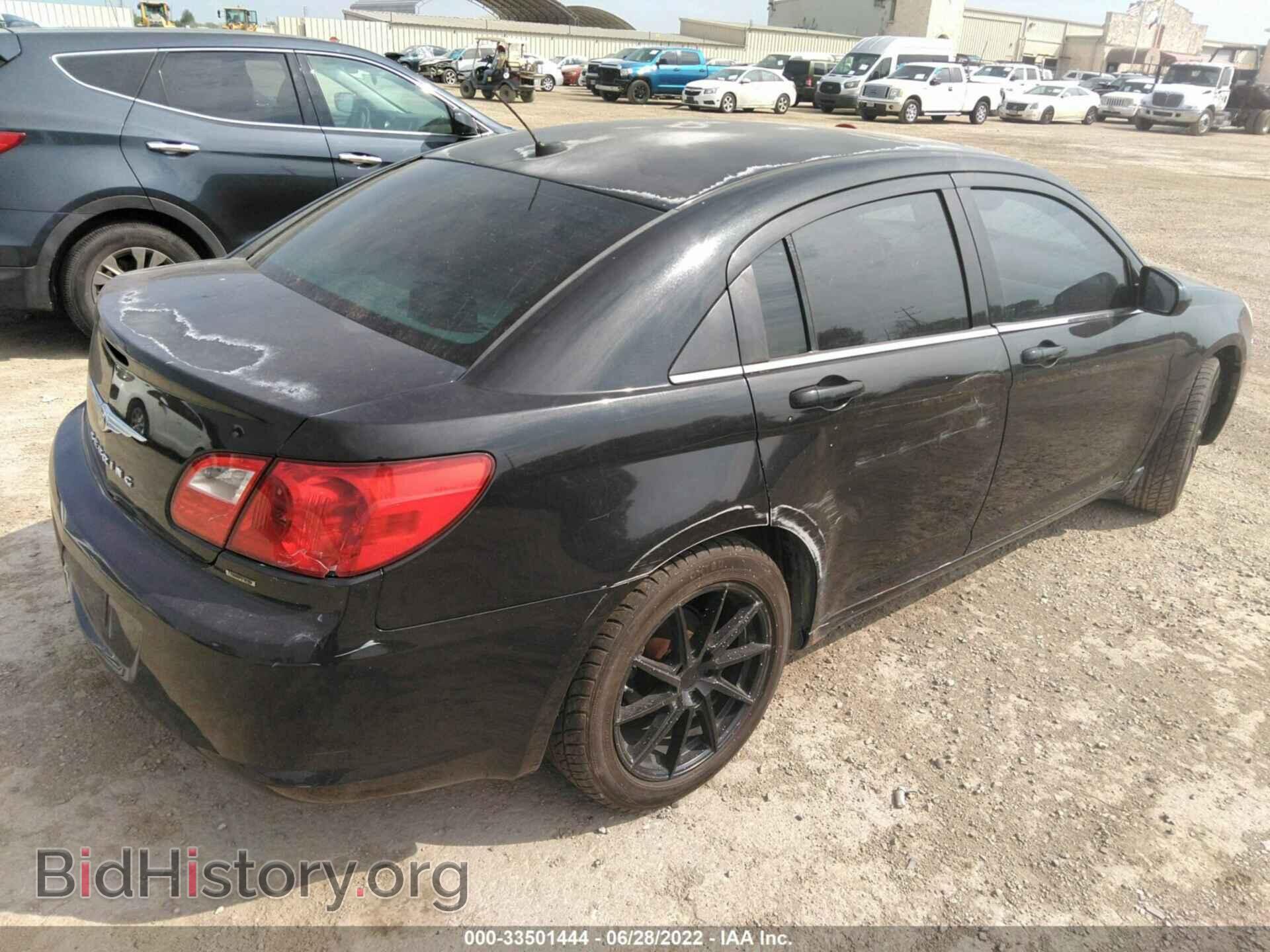 2010 CHRYSLER SEBRING - VIN: 1C3CC5FV3AN202070 - Фото 4