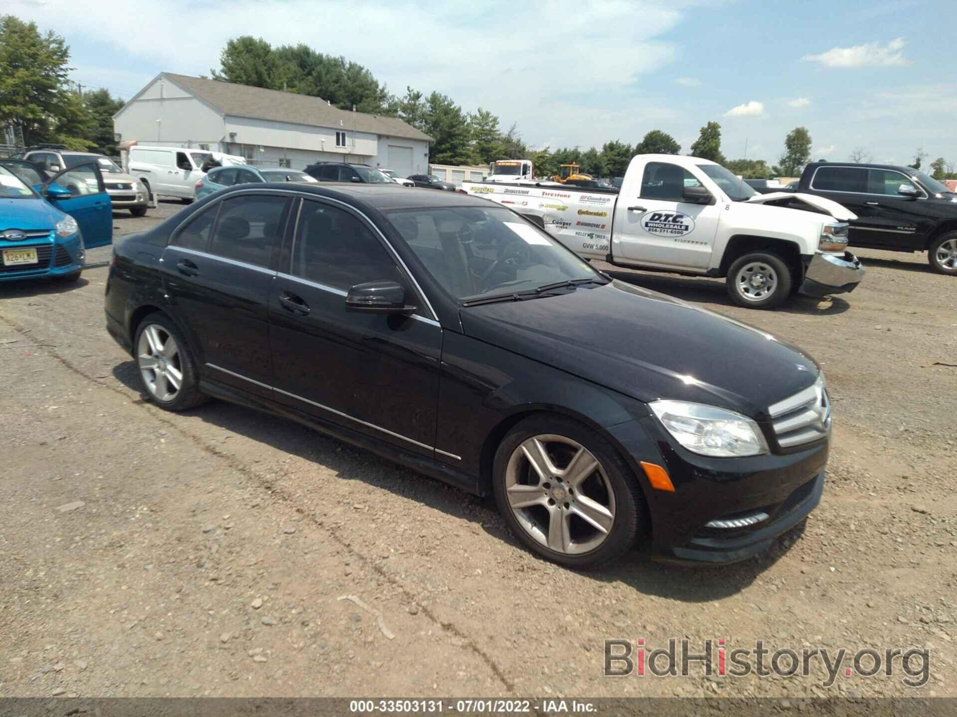 Photo WDDGF8BB1BR161424 - MERCEDES-BENZ C-CLASS 2011