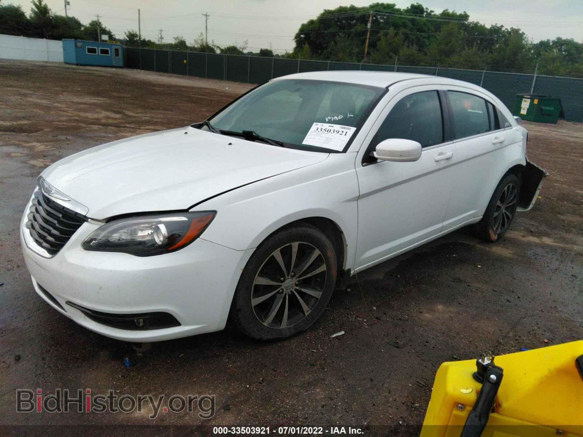 2013 CHRYSLER 200 - VIN: 1C3CCBBG7DN715557 - Photo 2