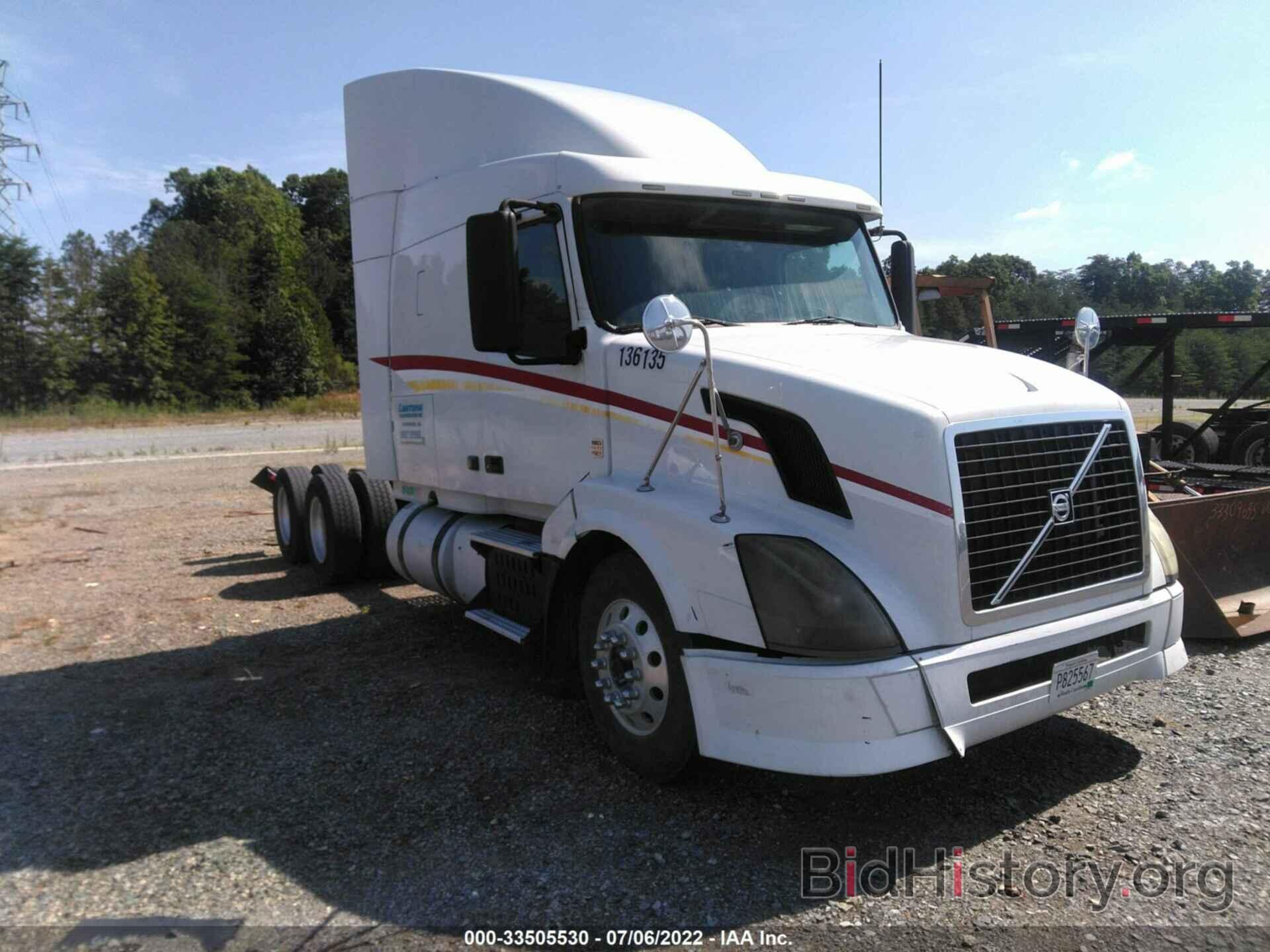 Photo 4V4NC9EJ0BN530319 - VOLVO VN 2011