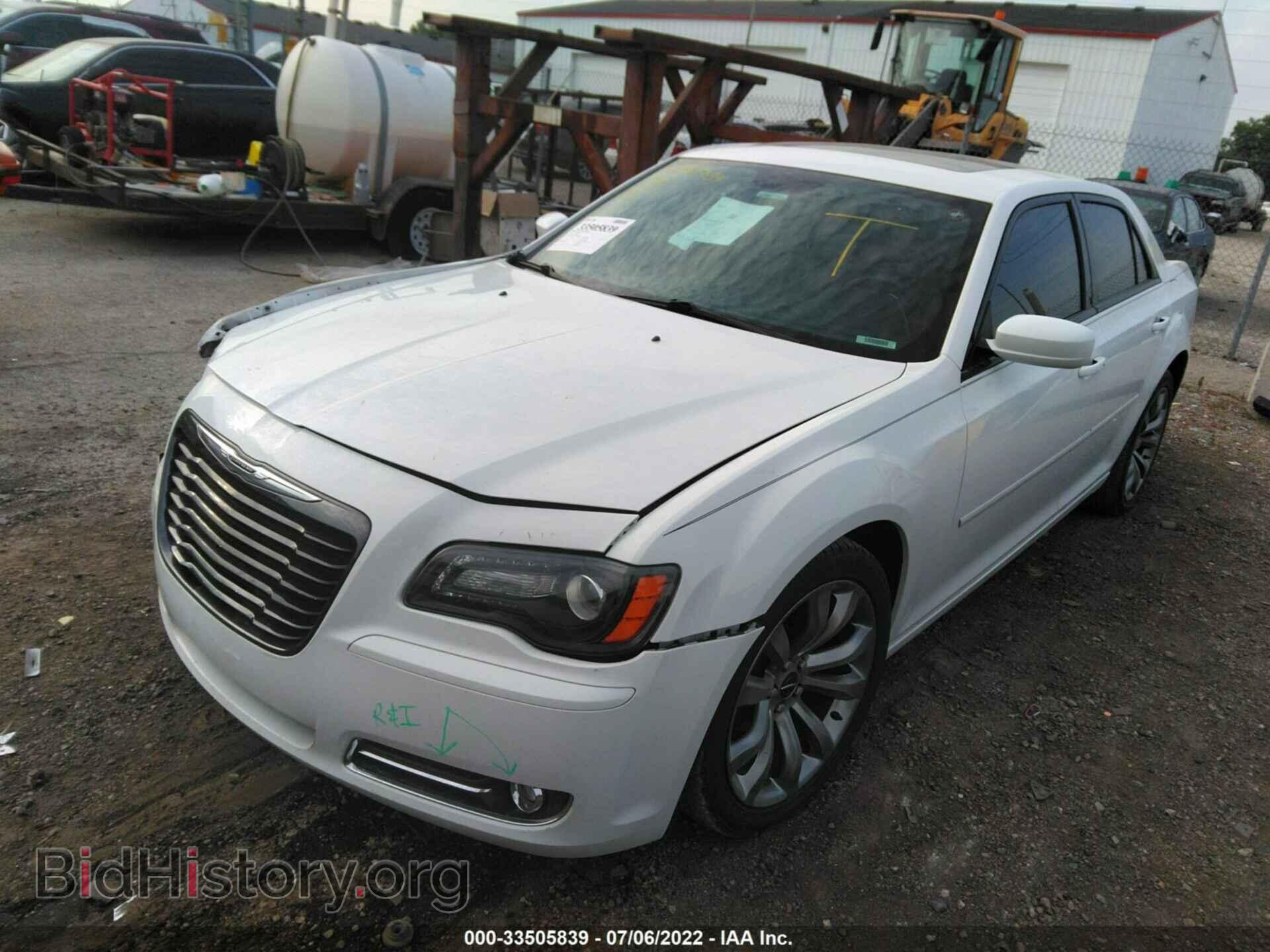 2014 CHRYSLER 300 - VIN: 2C3CCABG7EH355520 - Фото 2