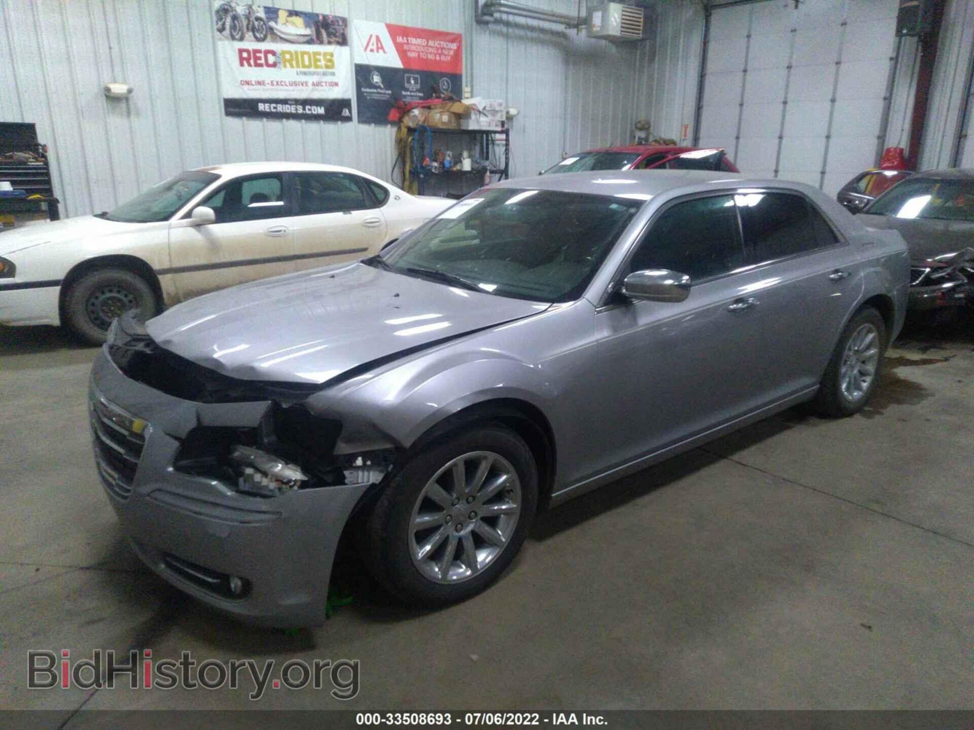 2011 CHRYSLER 300 - VIN: 2C3CA5CG8BH533071 - Фото 2