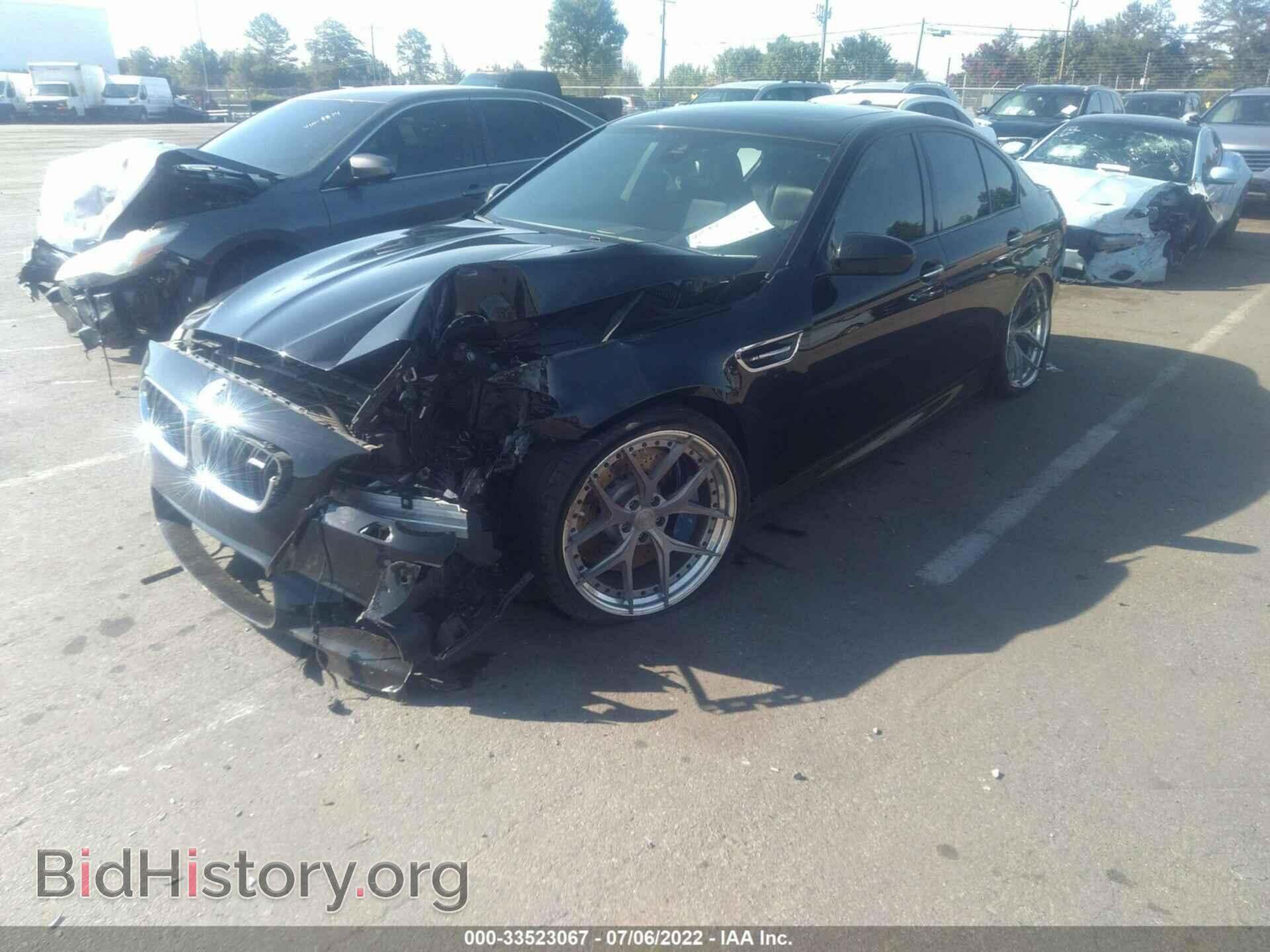 2014 BMW M5 - VIN: WBSFV9C53ED097355 - Фото 2