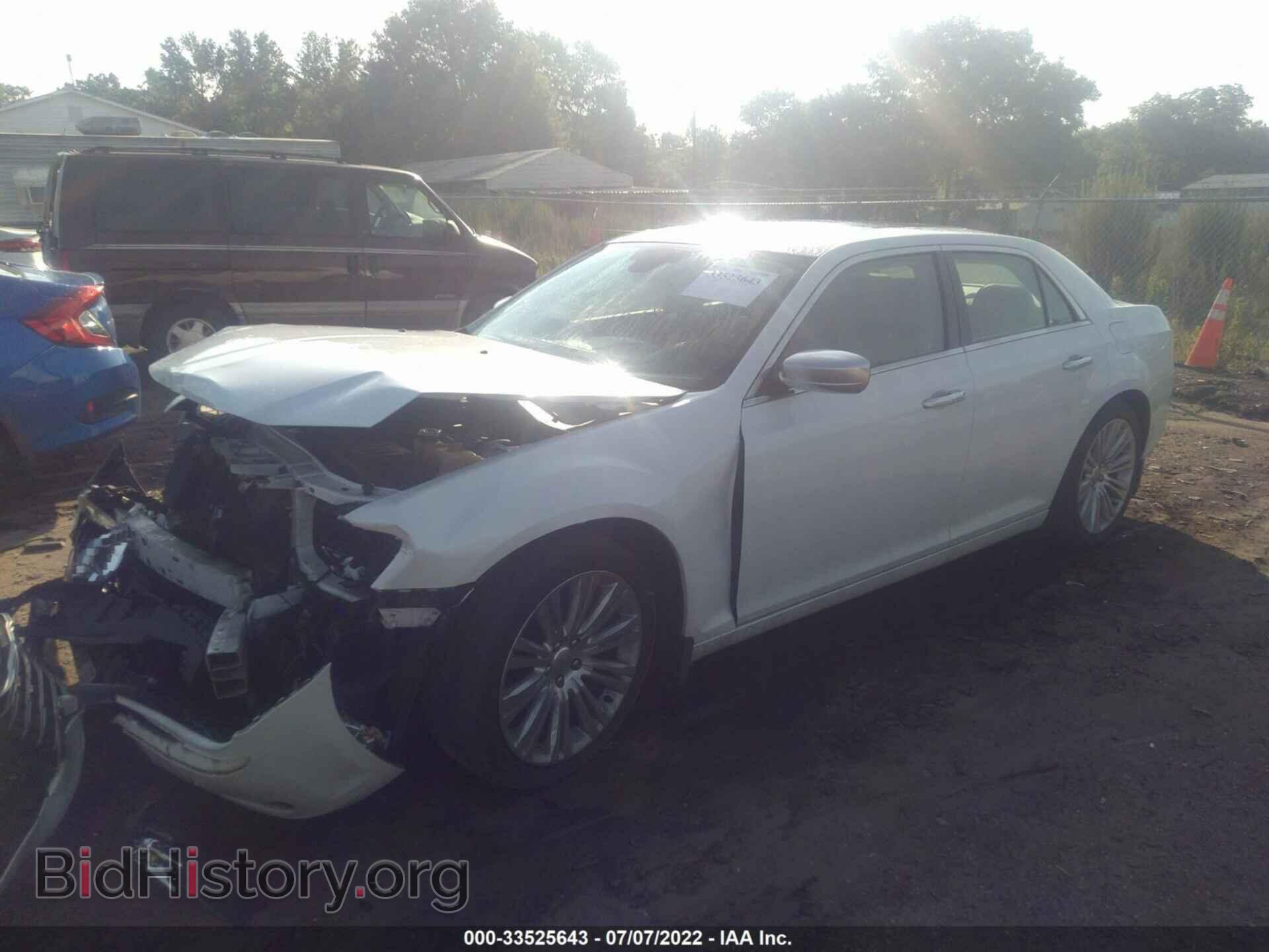 2012 CHRYSLER 300 - VIN: 2C3CCAPT1CH277805 - Photo 2