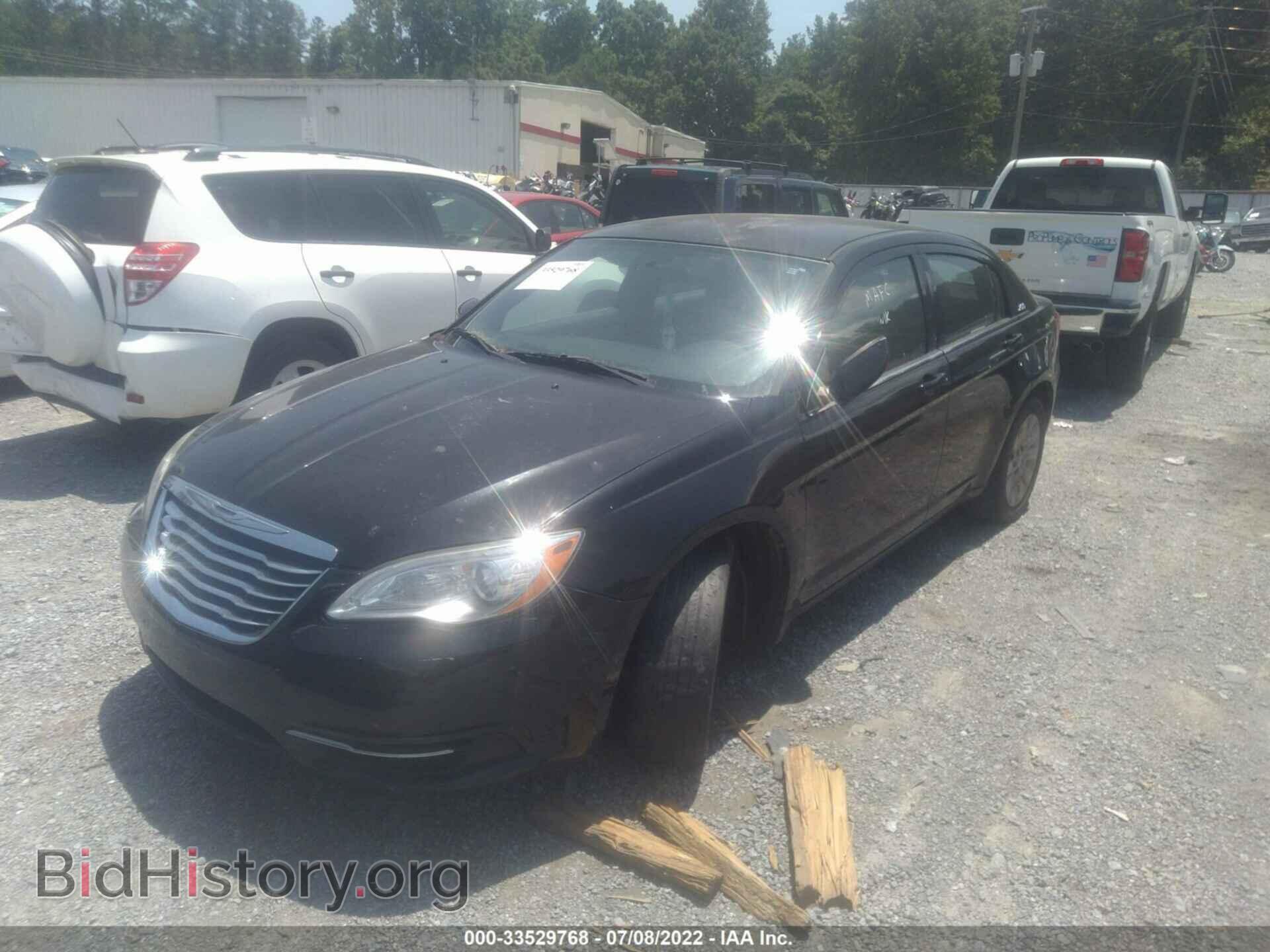 2012 CHRYSLER 200 - VIN: 1C3CCBAB3CN105241 - Photo 2