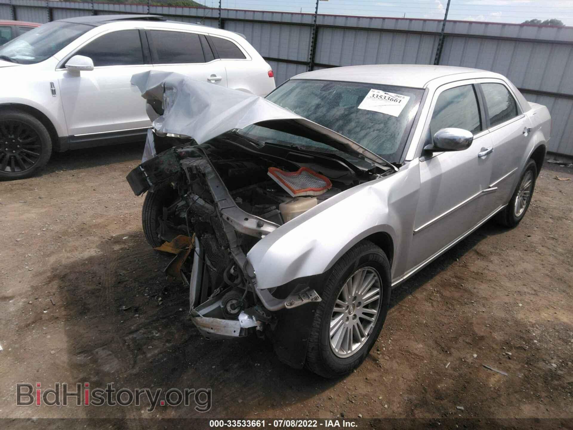 2010 CHRYSLER 300 - VIN: 2C3CA5CV4AH139953 - Фото 2