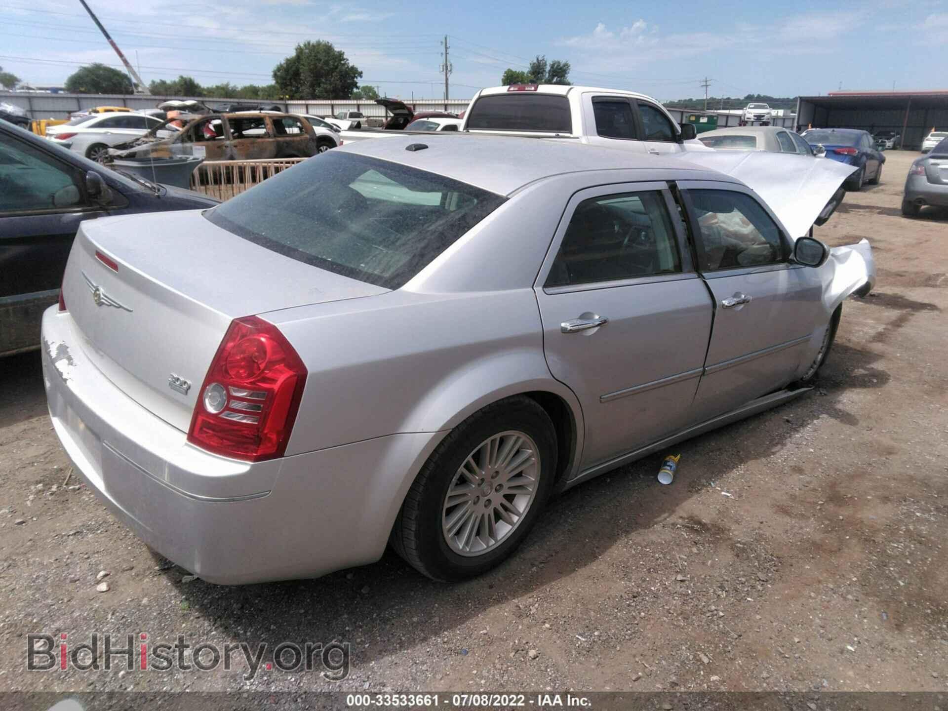 2010 CHRYSLER 300 - VIN: 2C3CA5CV4AH139953 - Фото 4