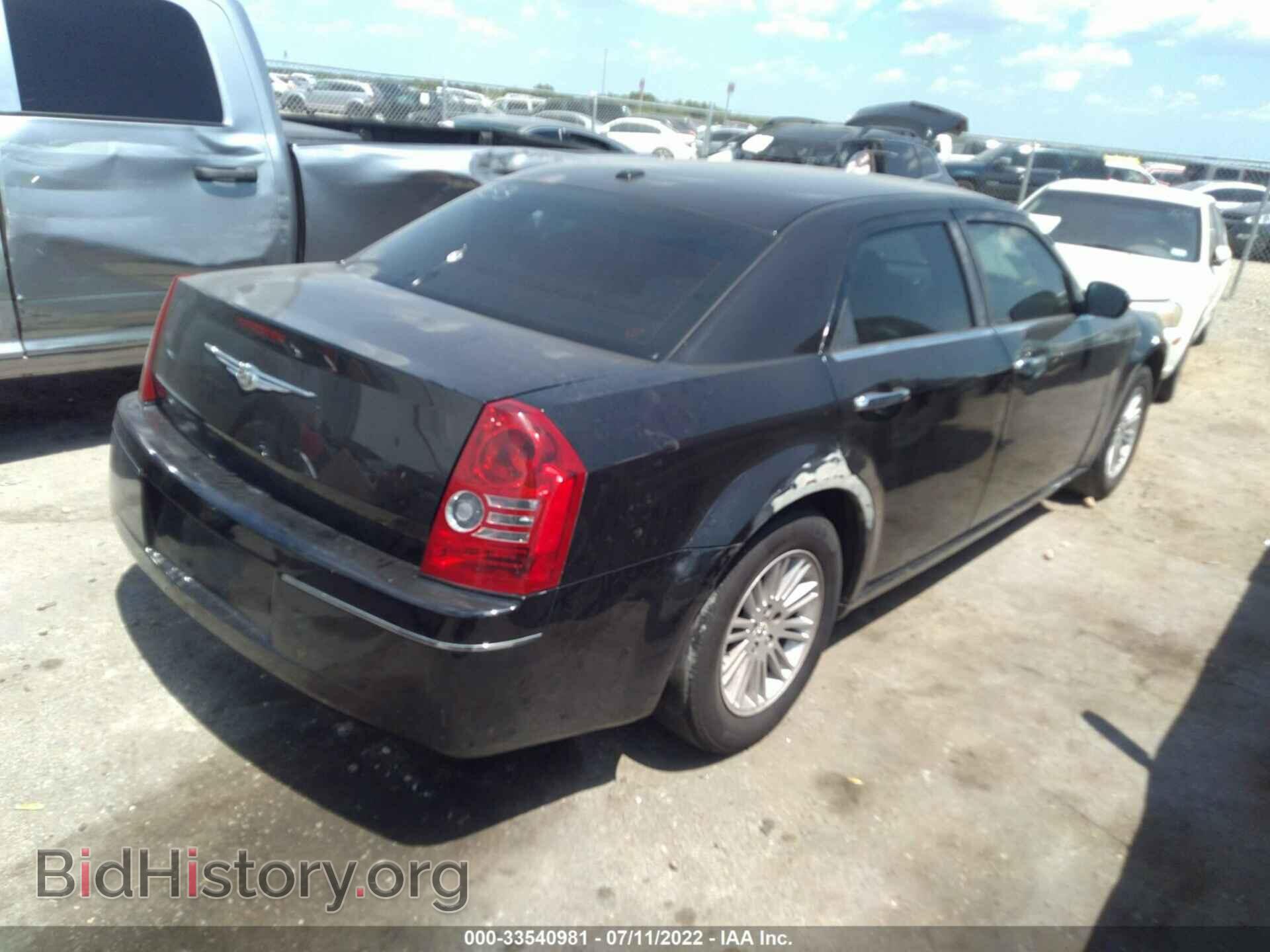 2010 CHRYSLER 300 - VIN: 2C3CA5CV2AH241333 - Фото 4