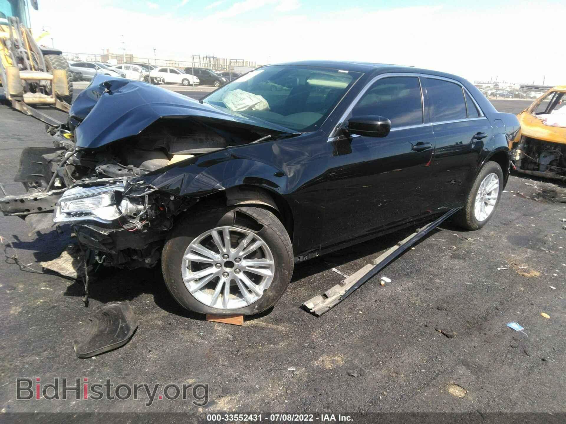 2017 CHRYSLER 300 - VIN: 2C3CCAAG9HH544904 - Фото 2