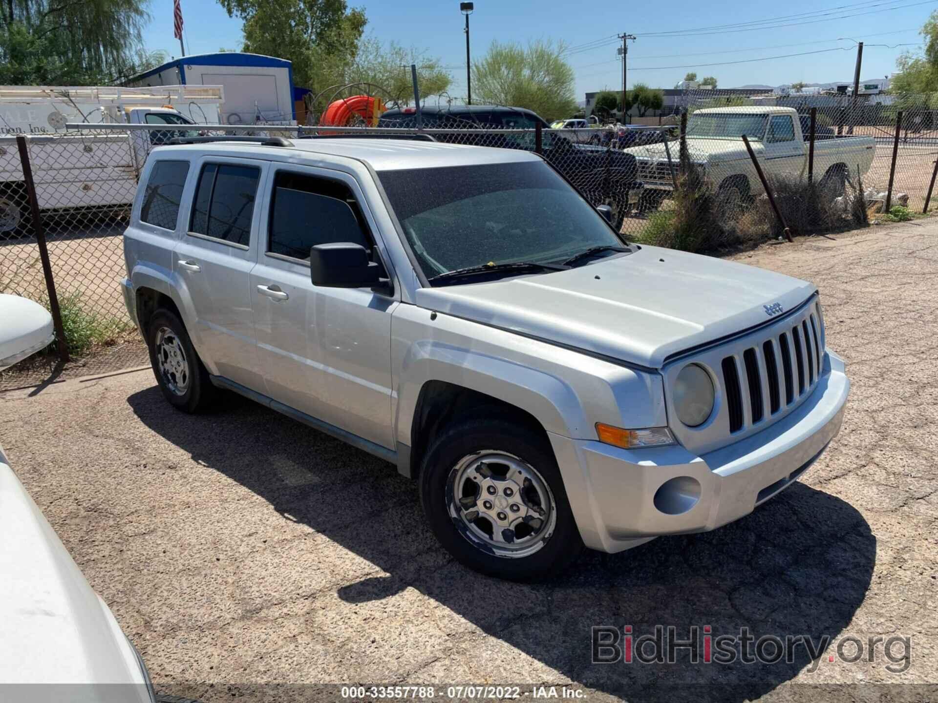 Фотография 1J4NT2GB0AD531560 - JEEP PATRIOT 2010