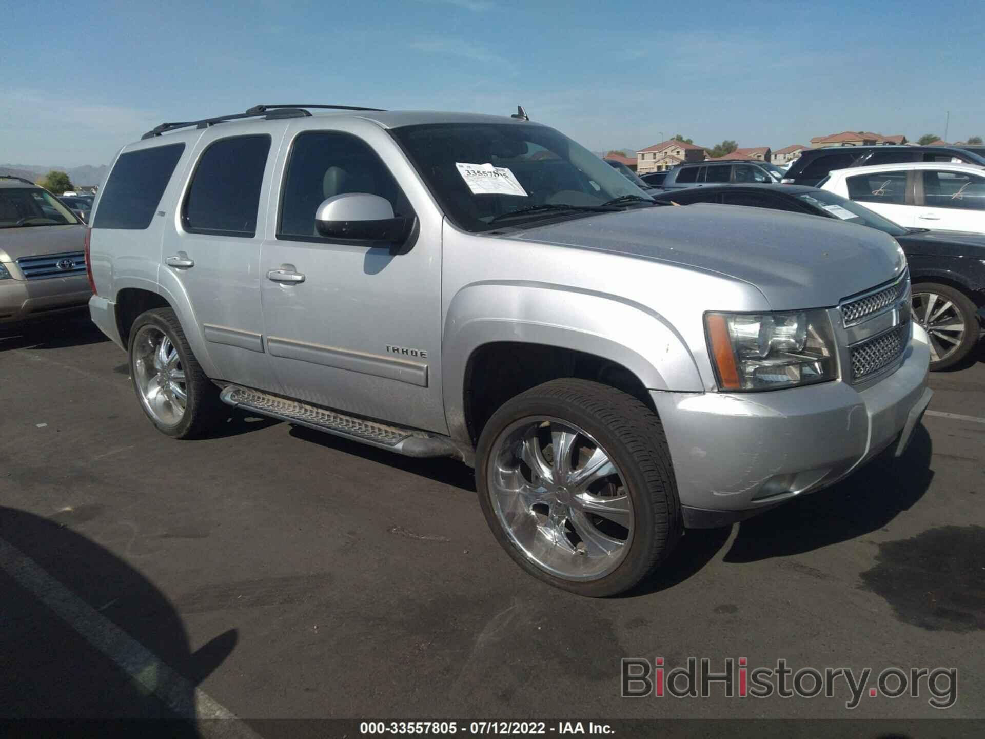 Photo 1GNSKBE06BR127865 - CHEVROLET TAHOE 2011