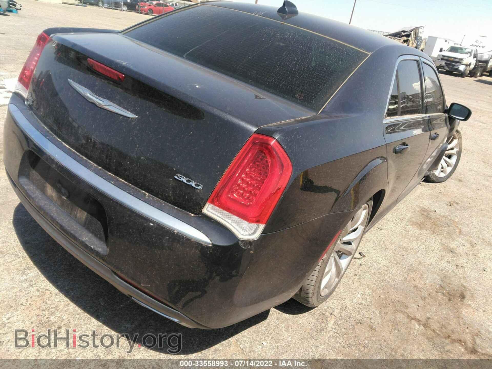 2017 CHRYSLER 300 - VIN: 2C3CCAAG6HH668175 - Фото 4