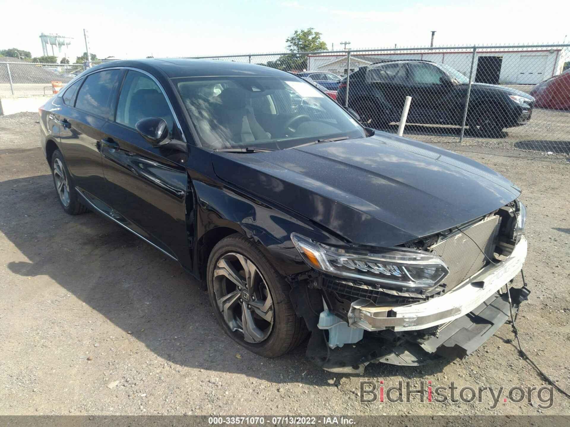 Photo 1HGCV1F40JA051882 - HONDA ACCORD SEDAN 2018