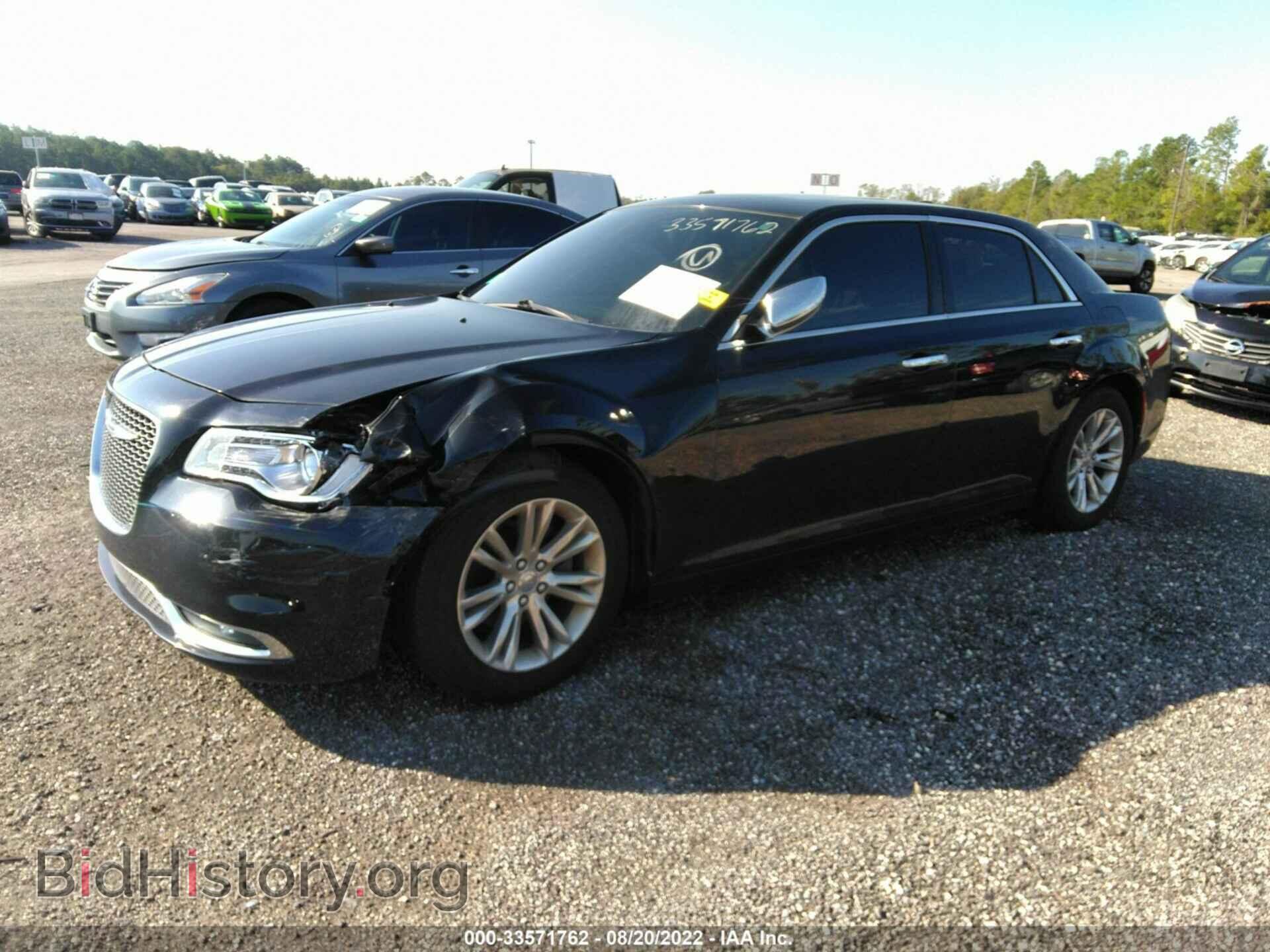 2017 CHRYSLER 300 - VIN: 2C3CCAEG9HH565004 - Фото 2