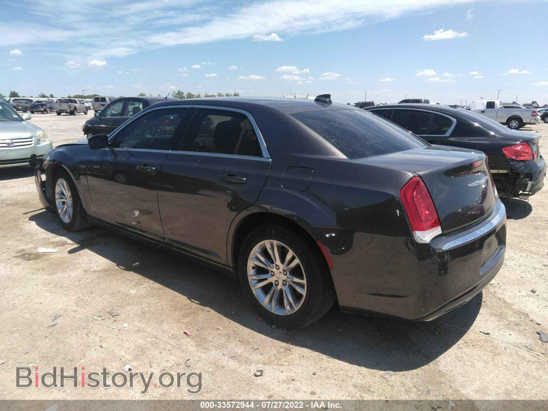 2017 CHRYSLER 300 - VIN: 2C3CCAAG7HH665009 - Фото 3