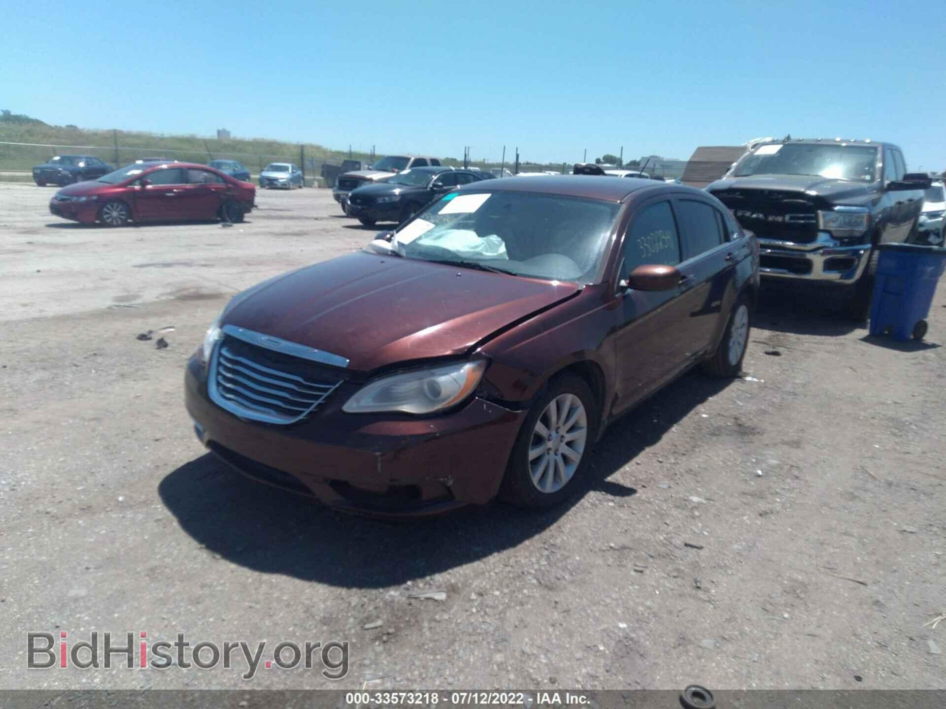 2013 CHRYSLER 200 - VIN: 1C3CCBBB2DN592738 - Фото 2