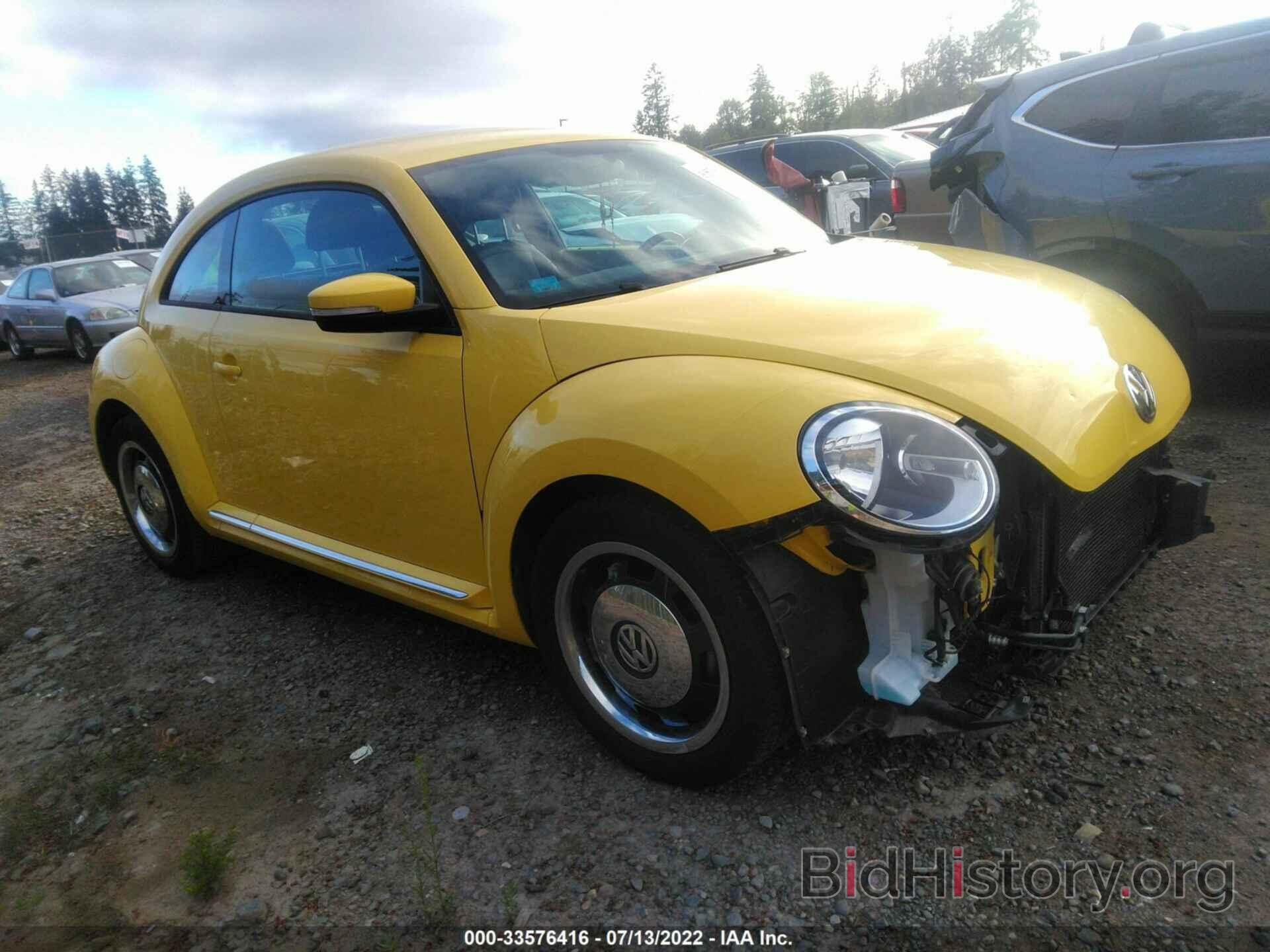 Photo 3VWJP7AT6CM657580 - VOLKSWAGEN BEETLE 2012