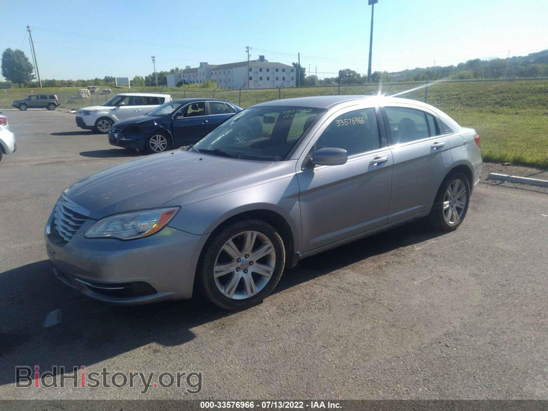 2013 CHRYSLER 200 - VIN: 1C3CCBBB7DN575451 - Фото 2