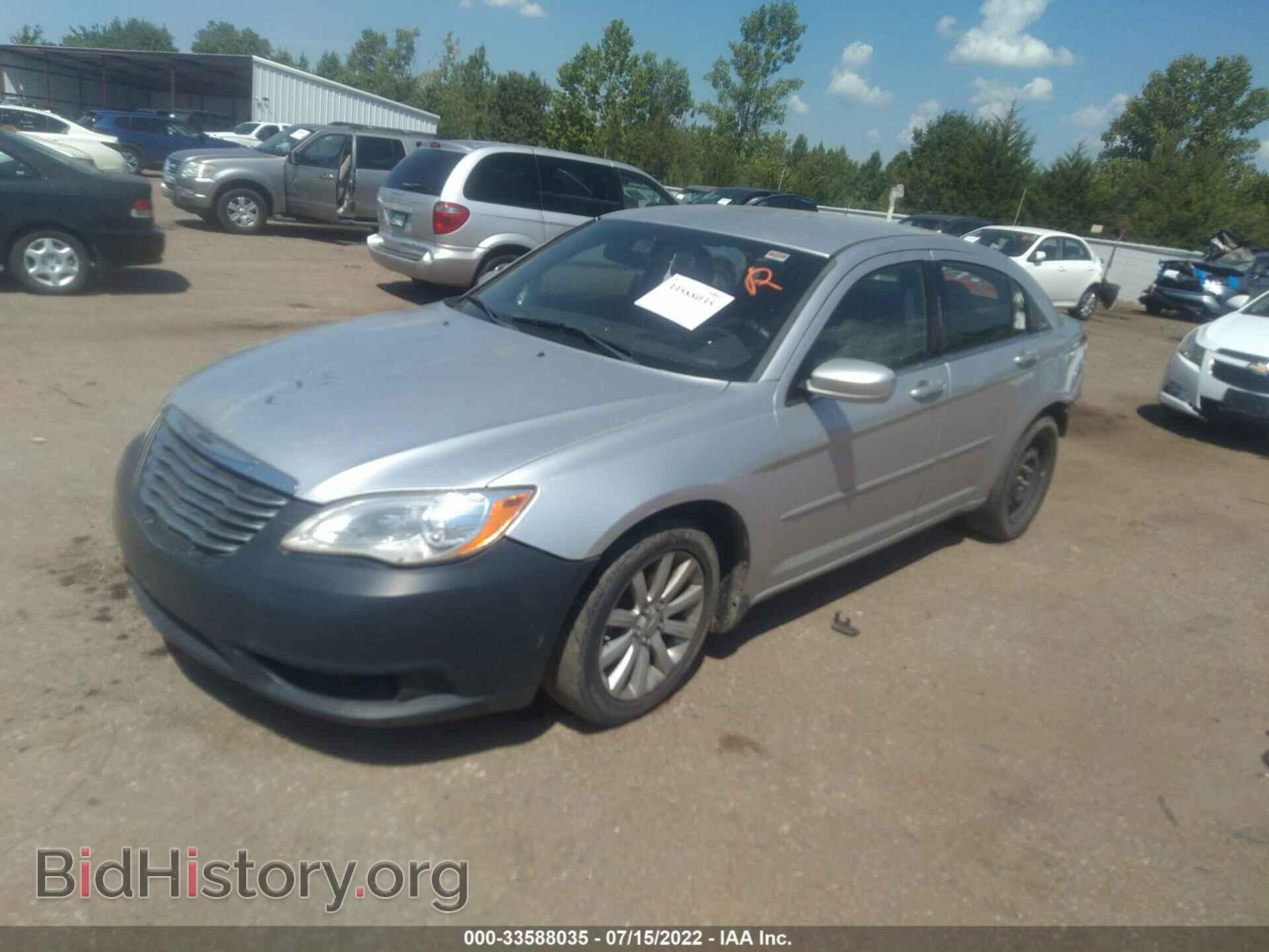 2012 CHRYSLER 200 - VIN: 1C3CCBAB2CN217237 - Photo 2