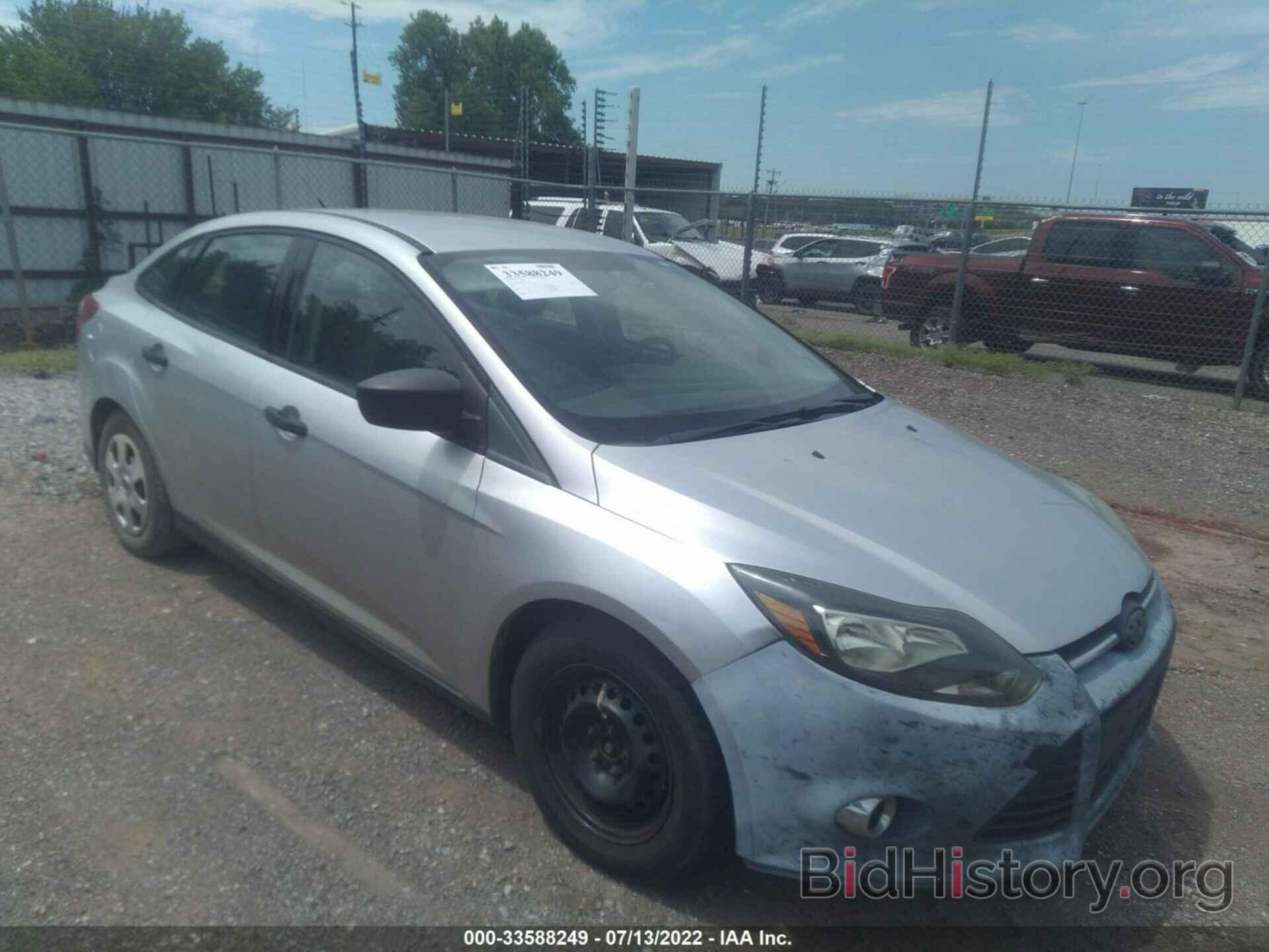 Photo 1FAHP3E23CL324045 - FORD FOCUS 2012