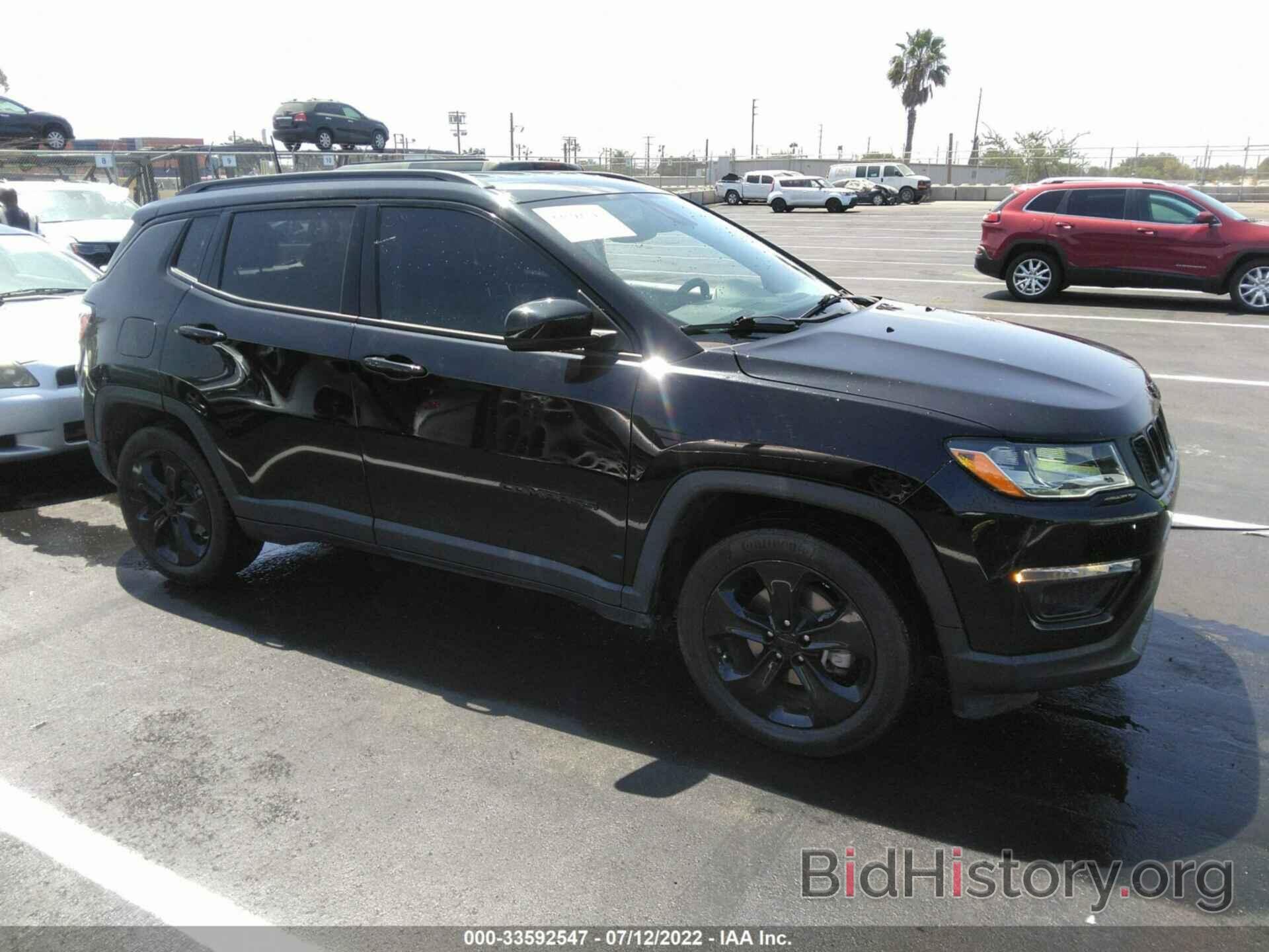 Photo 3C4NJCBBXKT614871 - JEEP COMPASS 2019