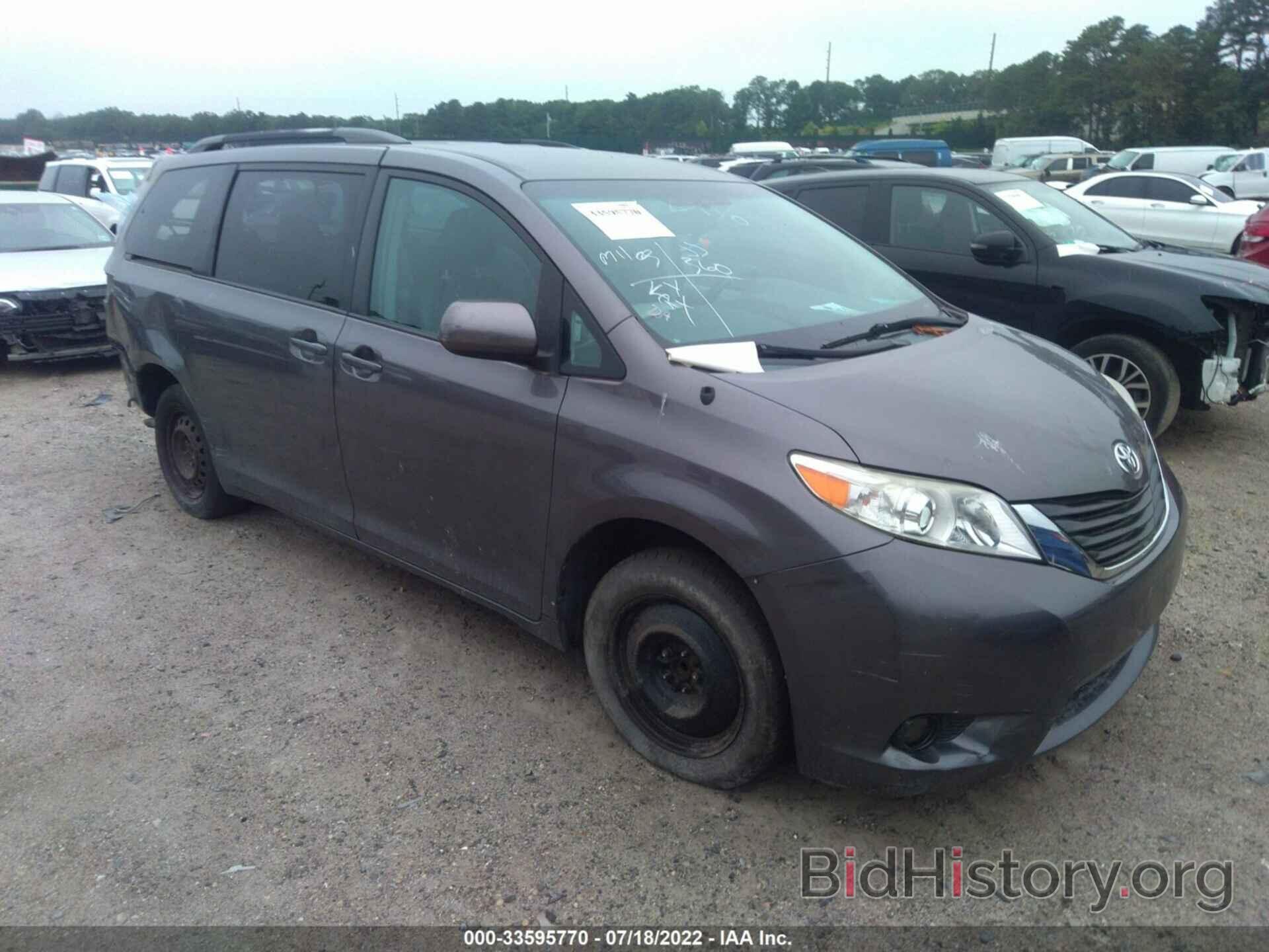 Photo 5TDKK3DC2DS298059 - TOYOTA SIENNA 2013