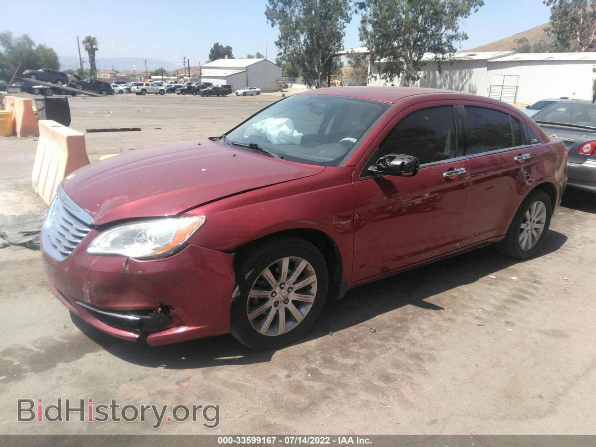 2013 CHRYSLER 200 - VIN: 1C3CCBCG9DN718846 - Фото 2