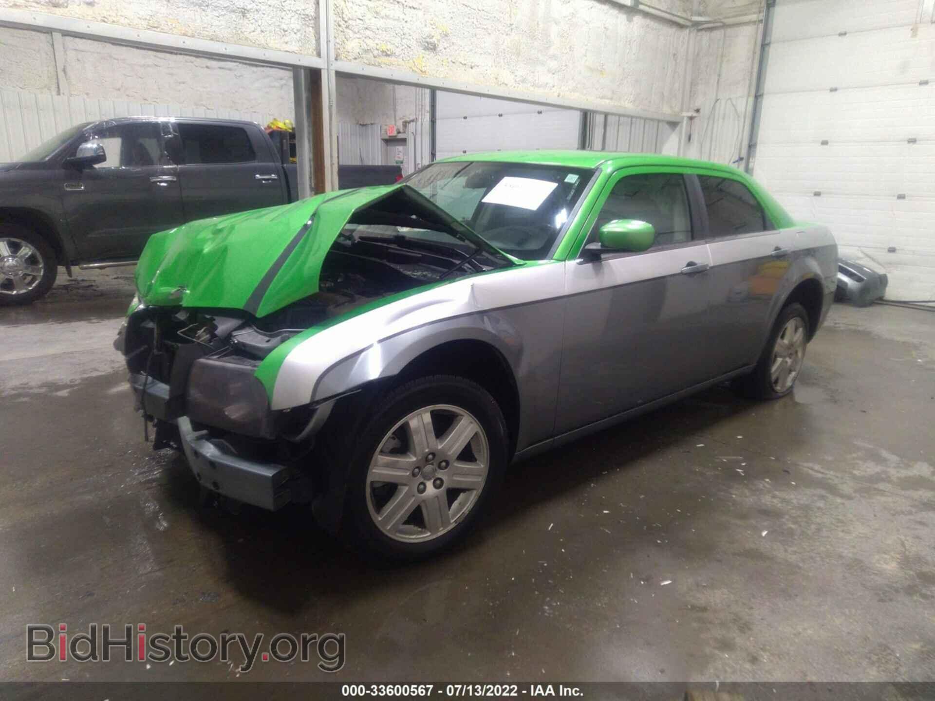 2006 CHRYSLER 300 - VIN: 2C3KK53G068386033 - Фото 2
