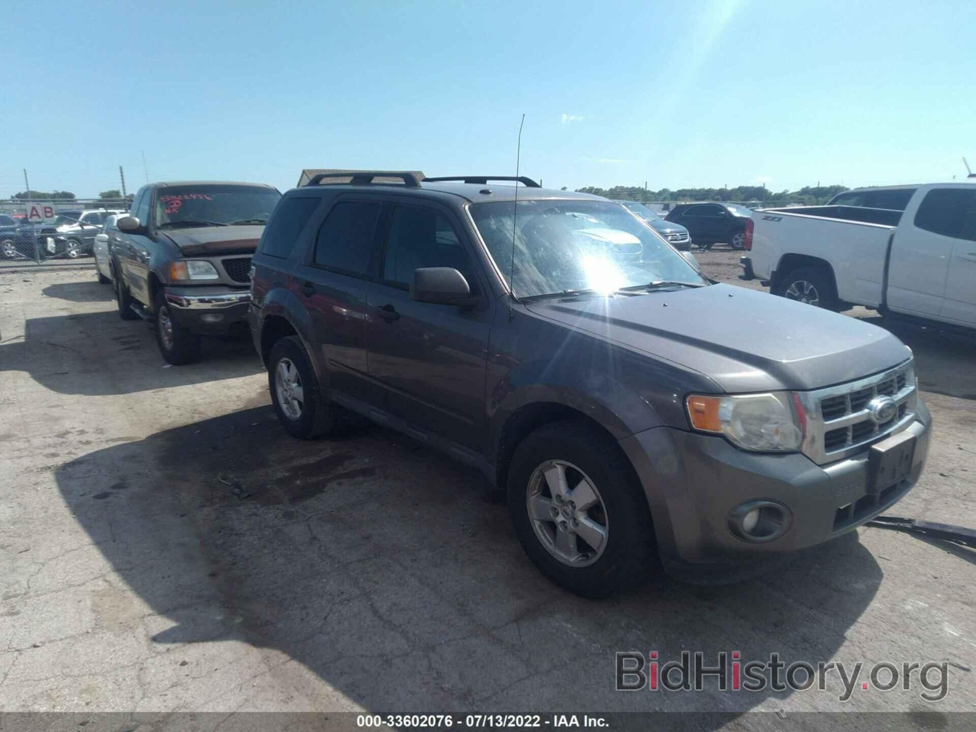 Photo 1FMCU0DG3AKA36145 - FORD ESCAPE 2010