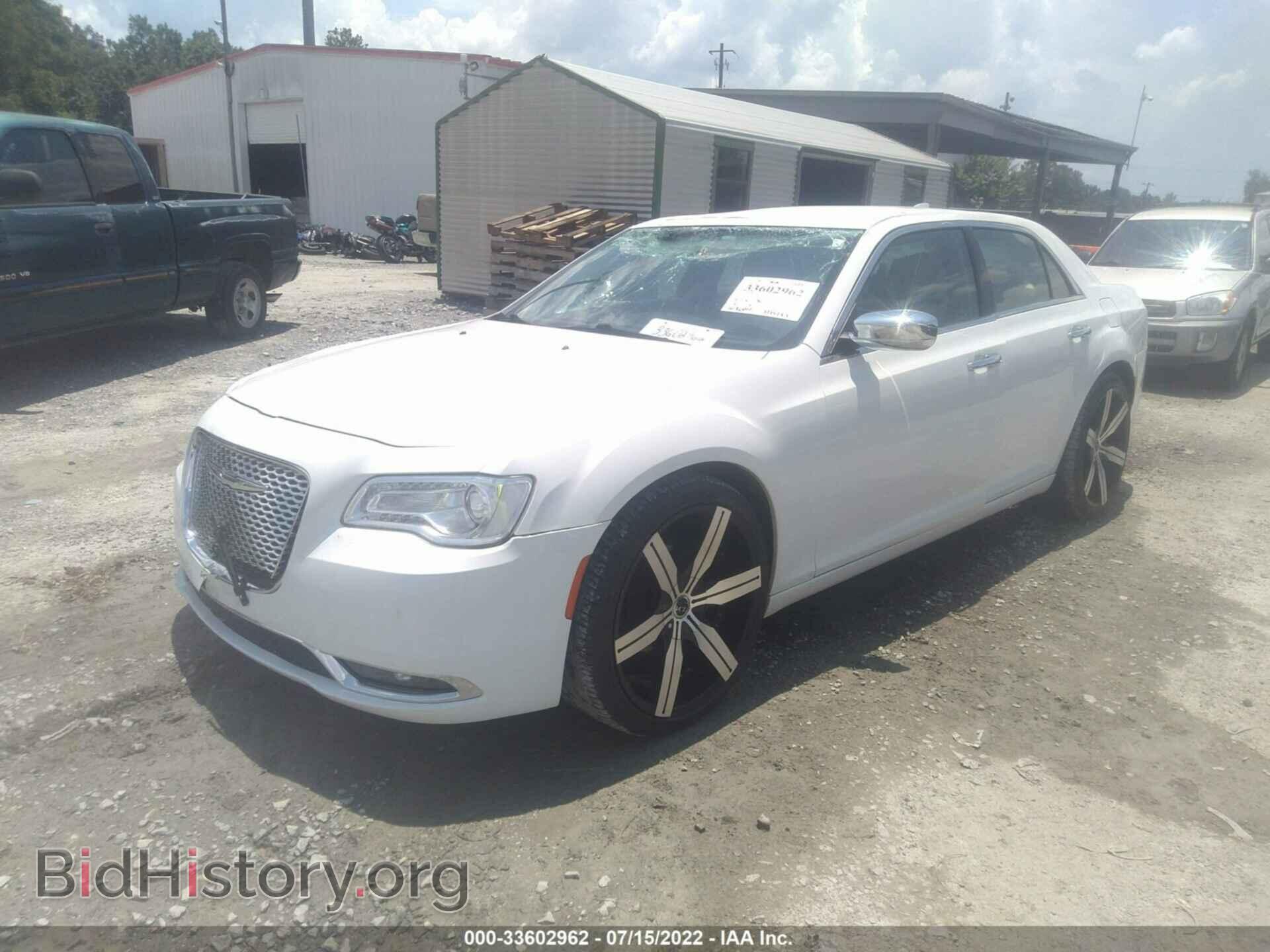 2018 CHRYSLER 300 - VIN: 2C3CCAEG2JH136776 - Фото 2
