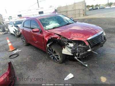 2013 Chrysler 200 Touring, бордовый — VIN 1C3CCBBB0DN545367, IAAI
